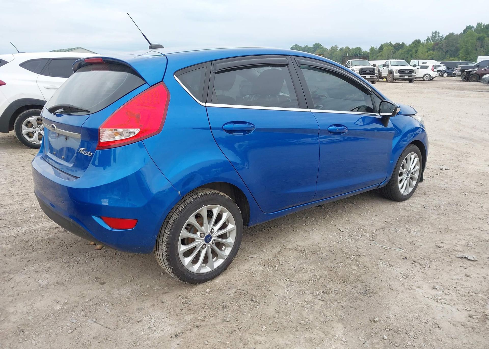 2011 FORD FIESTA SES