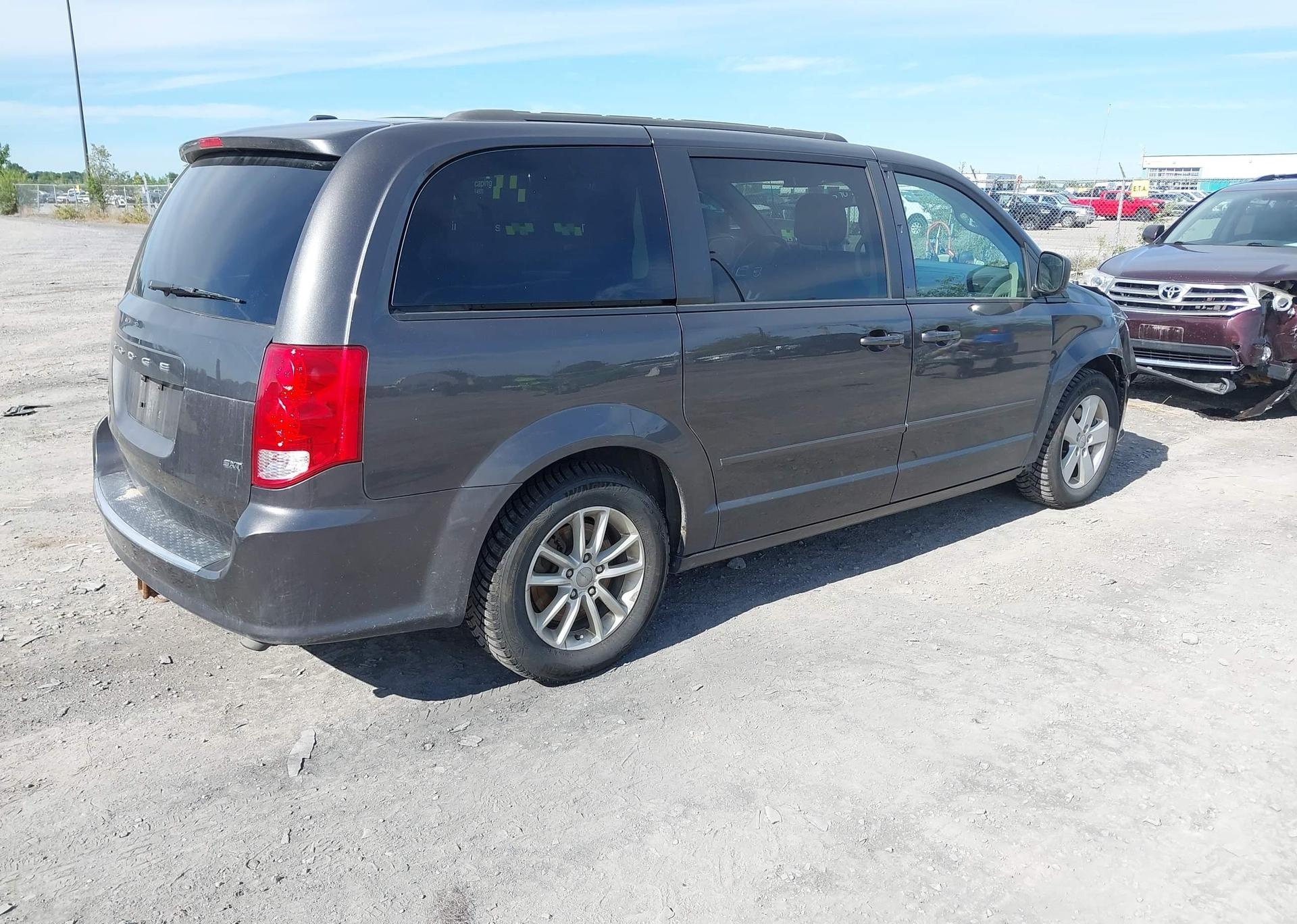 2015 DODGE GRAND CARAVAN SE
