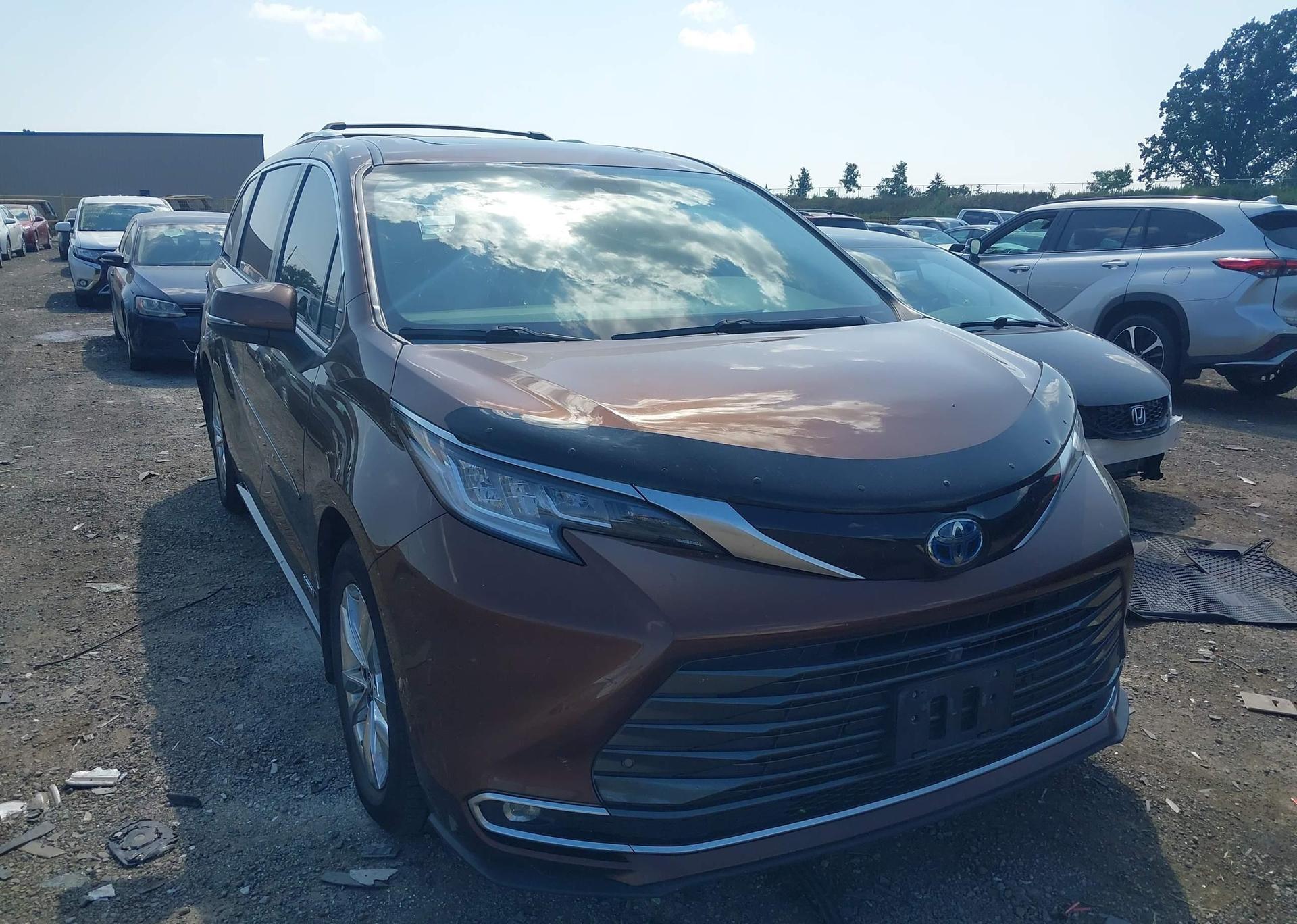 2021 TOYOTA SIENNA