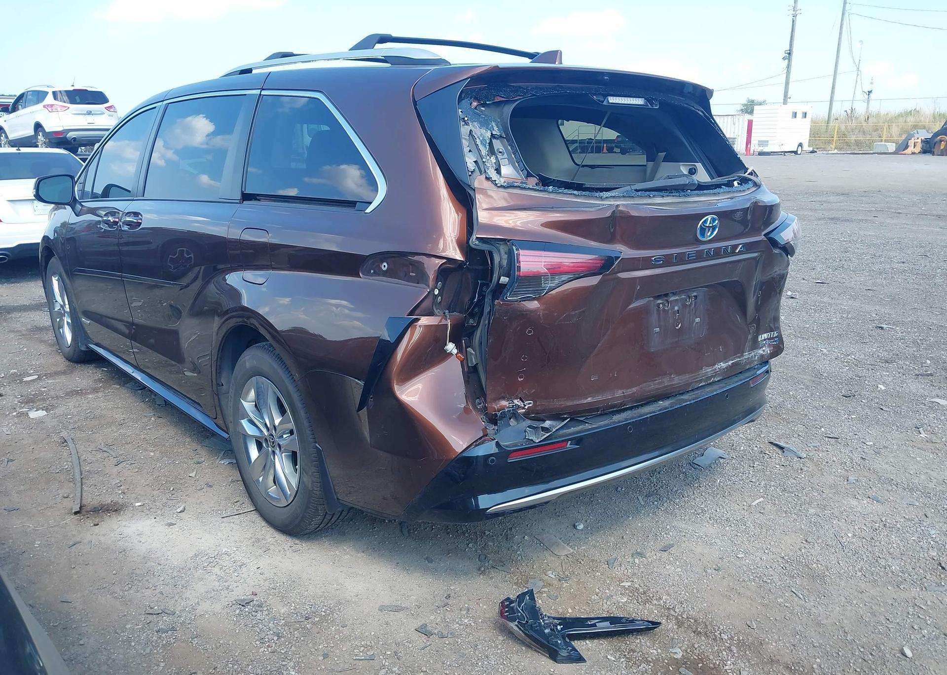 2021 TOYOTA SIENNA