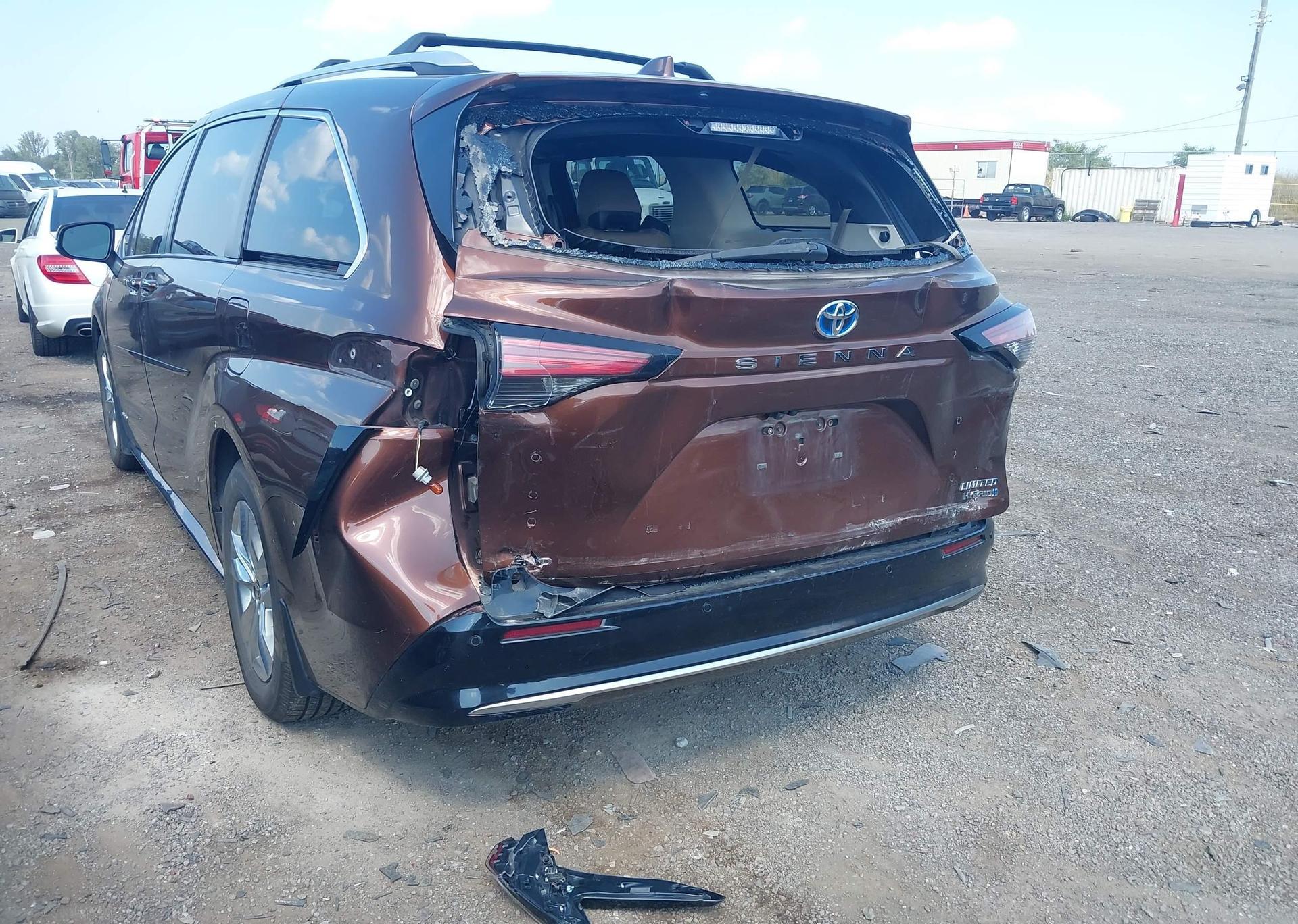 2021 TOYOTA SIENNA