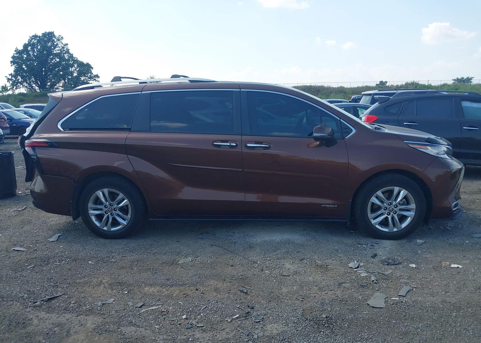 2021 TOYOTA SIENNA