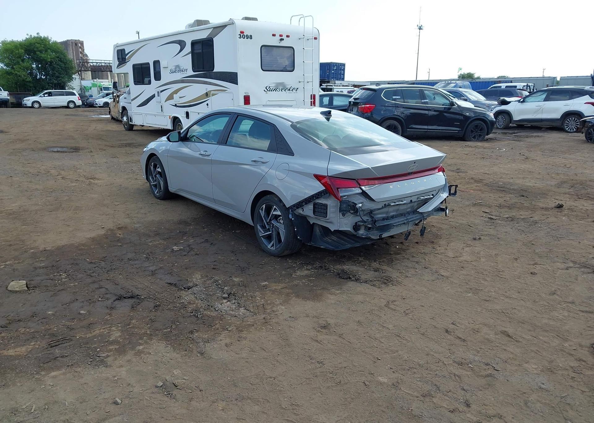 2024 HYUNDAI ELANTRA PREFERRED W