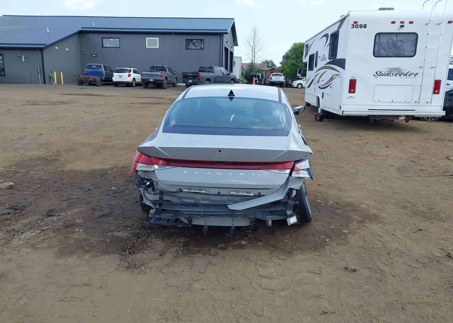 2024 HYUNDAI ELANTRA PREFERRED W