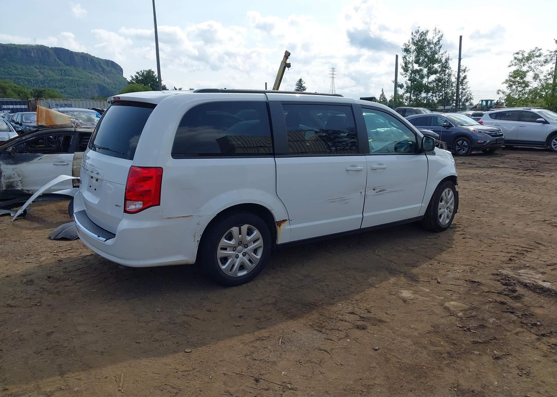 2019 DODGE GRAND CARAVAN SE