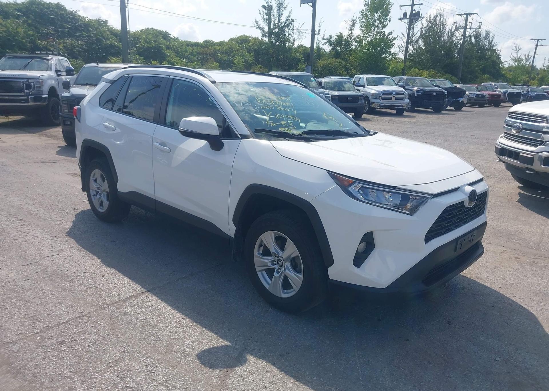 2020 TOYOTA RAV4 XLE