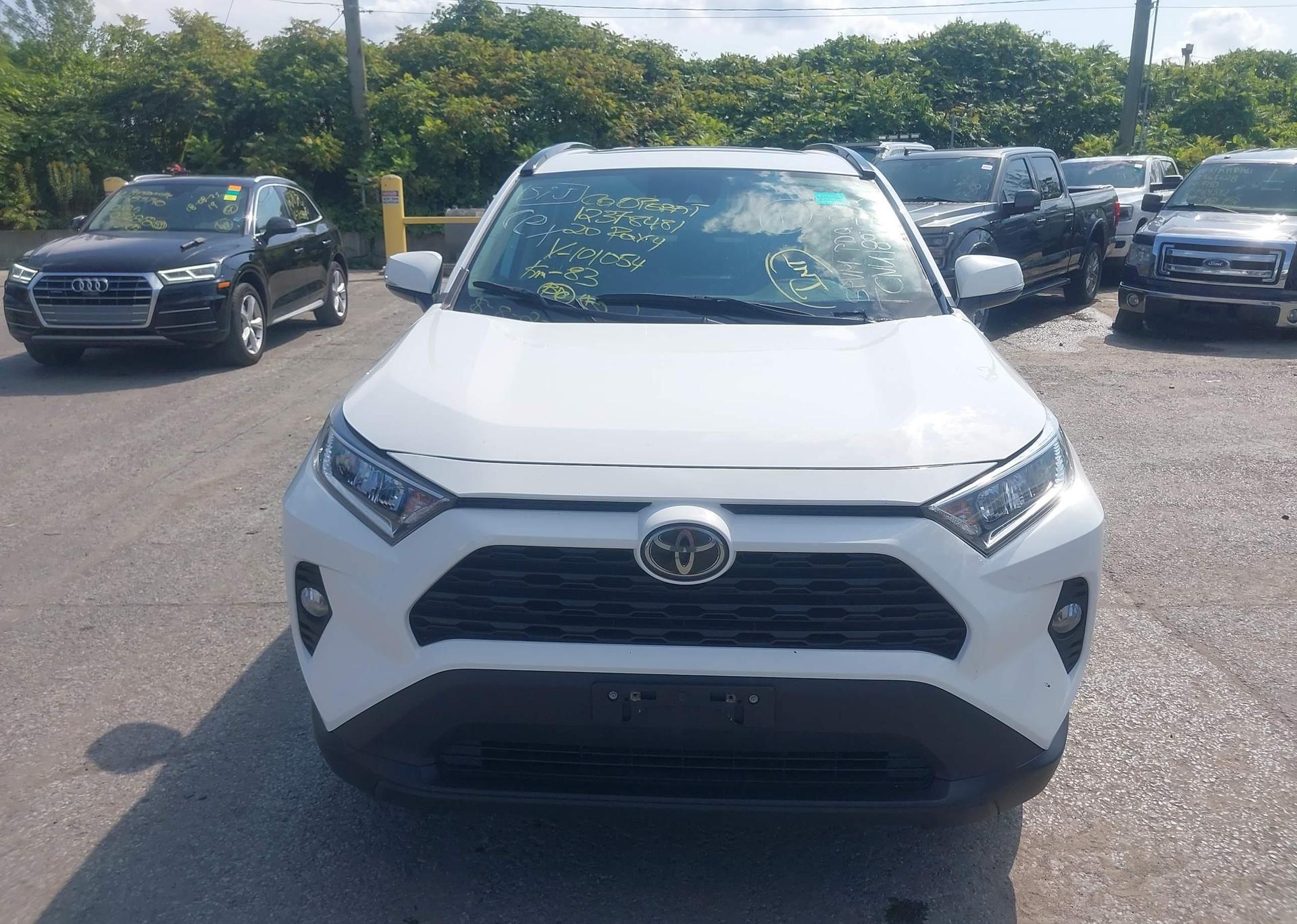 2020 TOYOTA RAV4 XLE