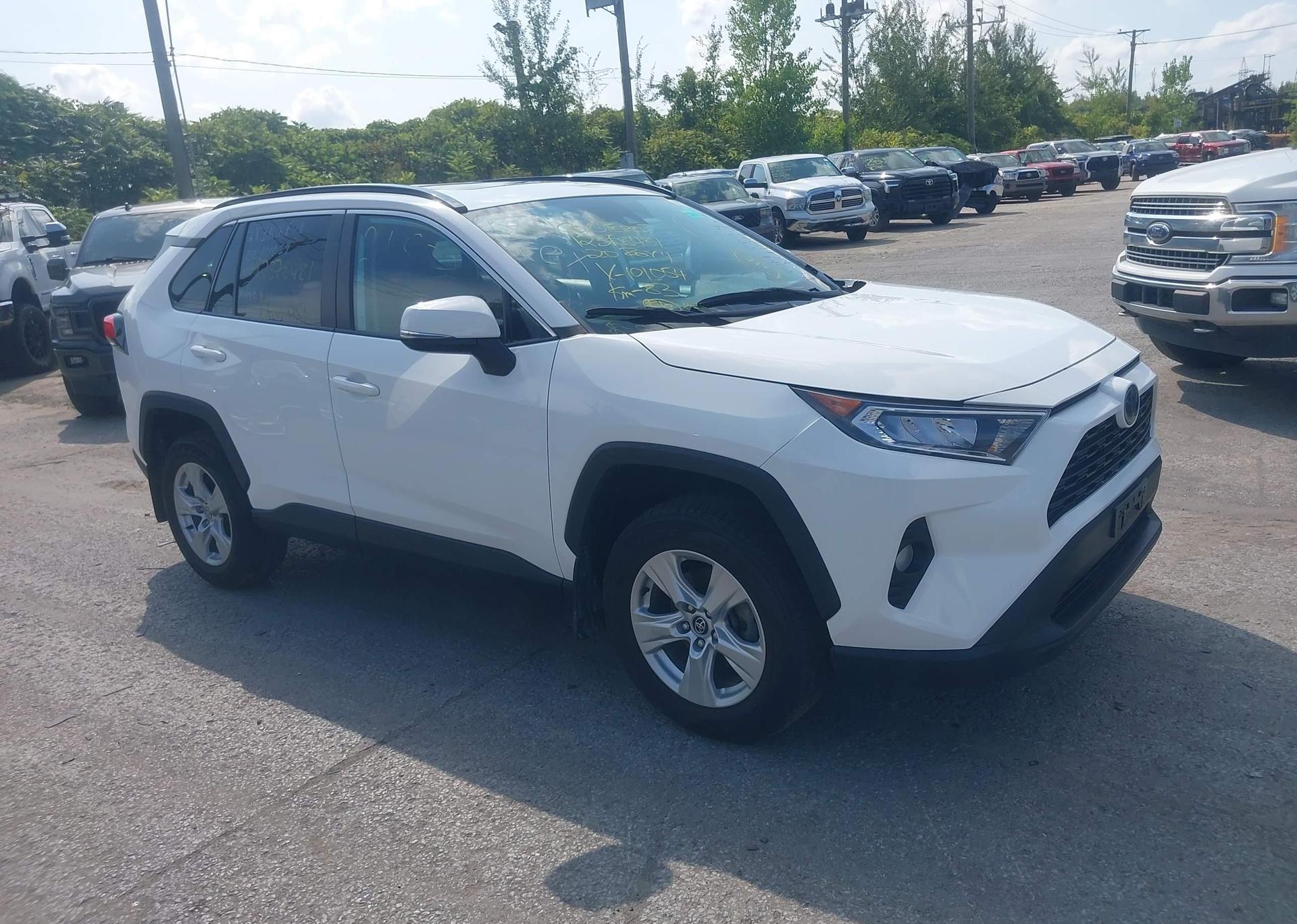 2020 TOYOTA RAV4 XLE