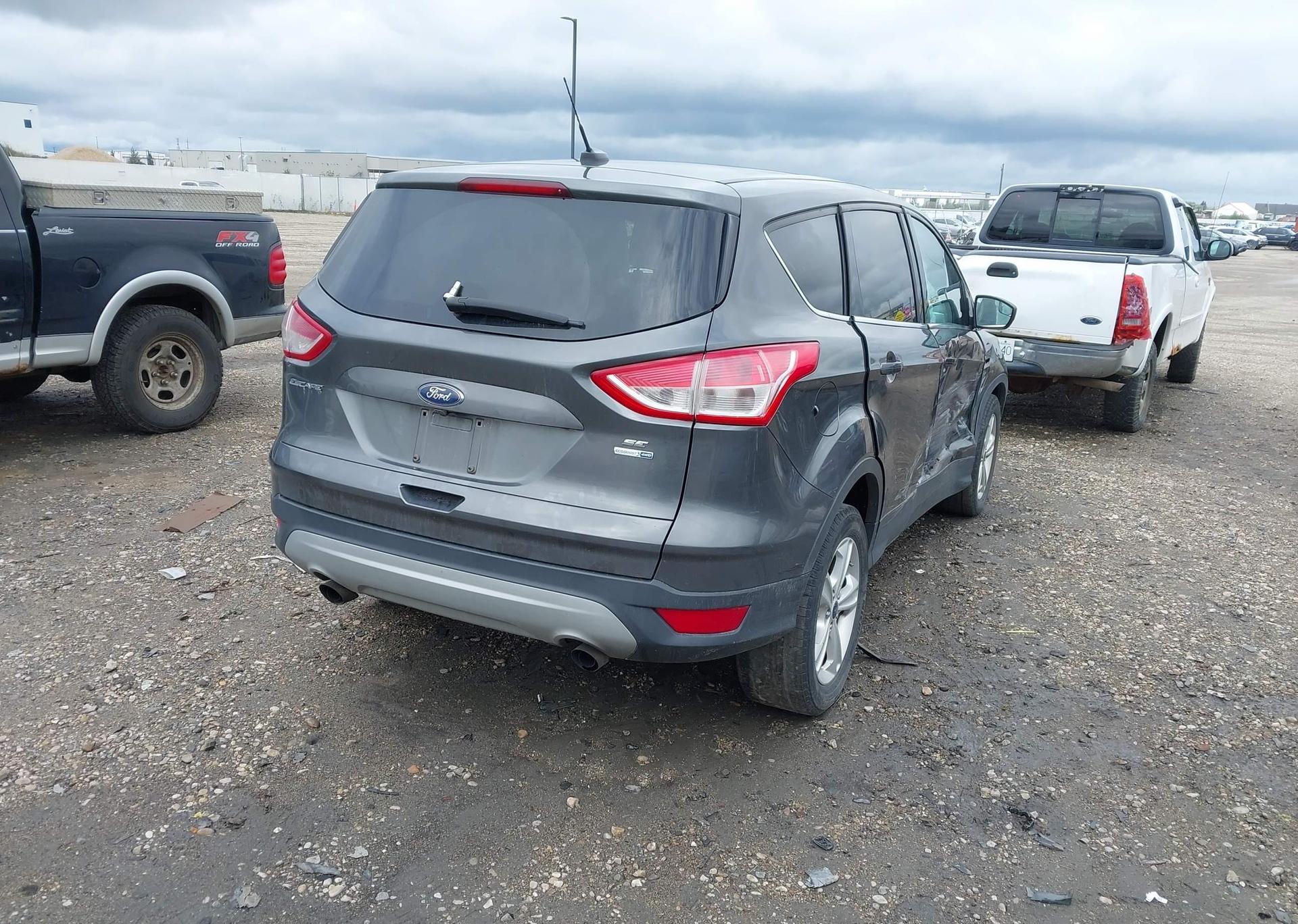 2015 FORD ESCAPE SE