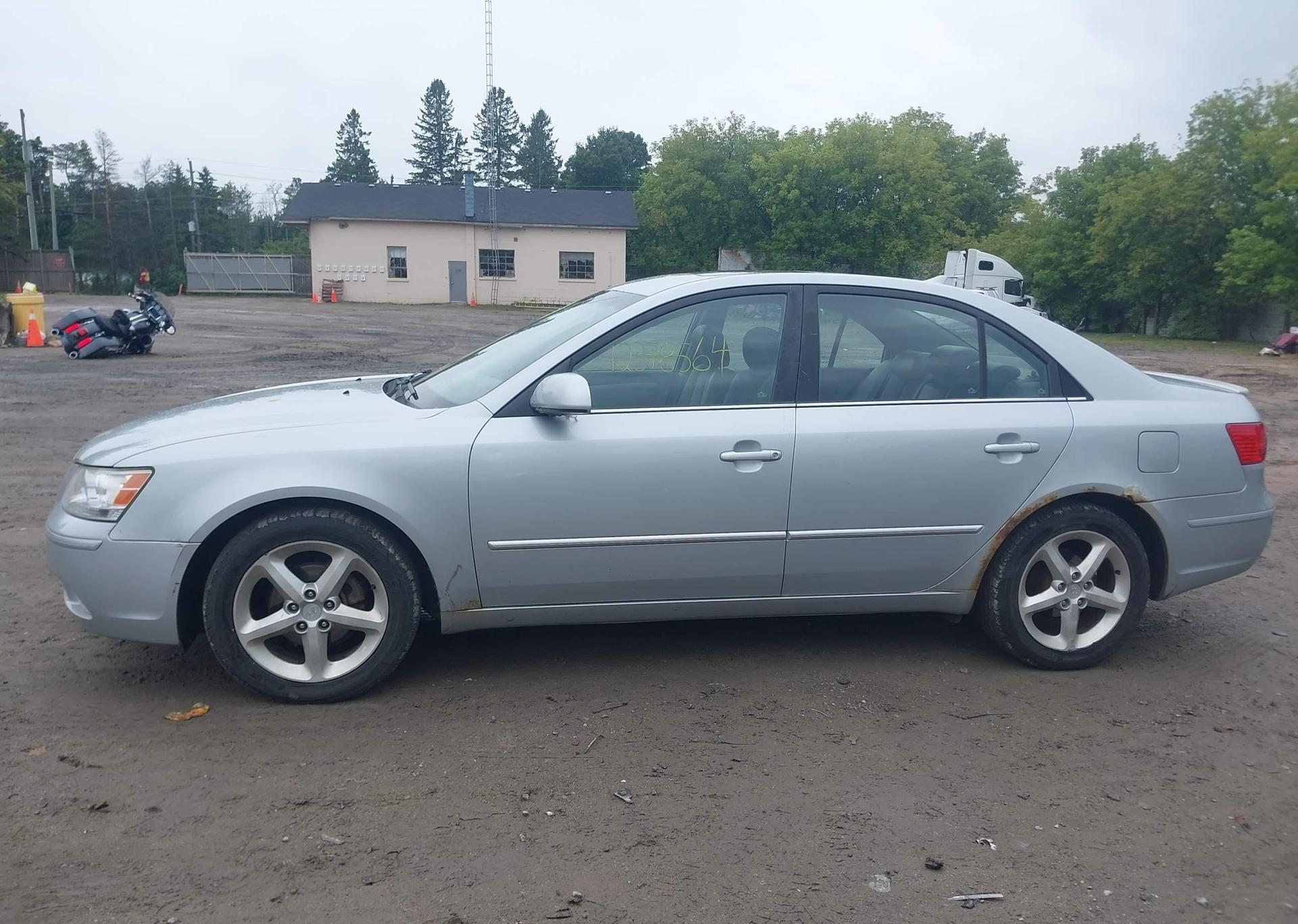 2010 HYUNDAI SONATA GL SPORT