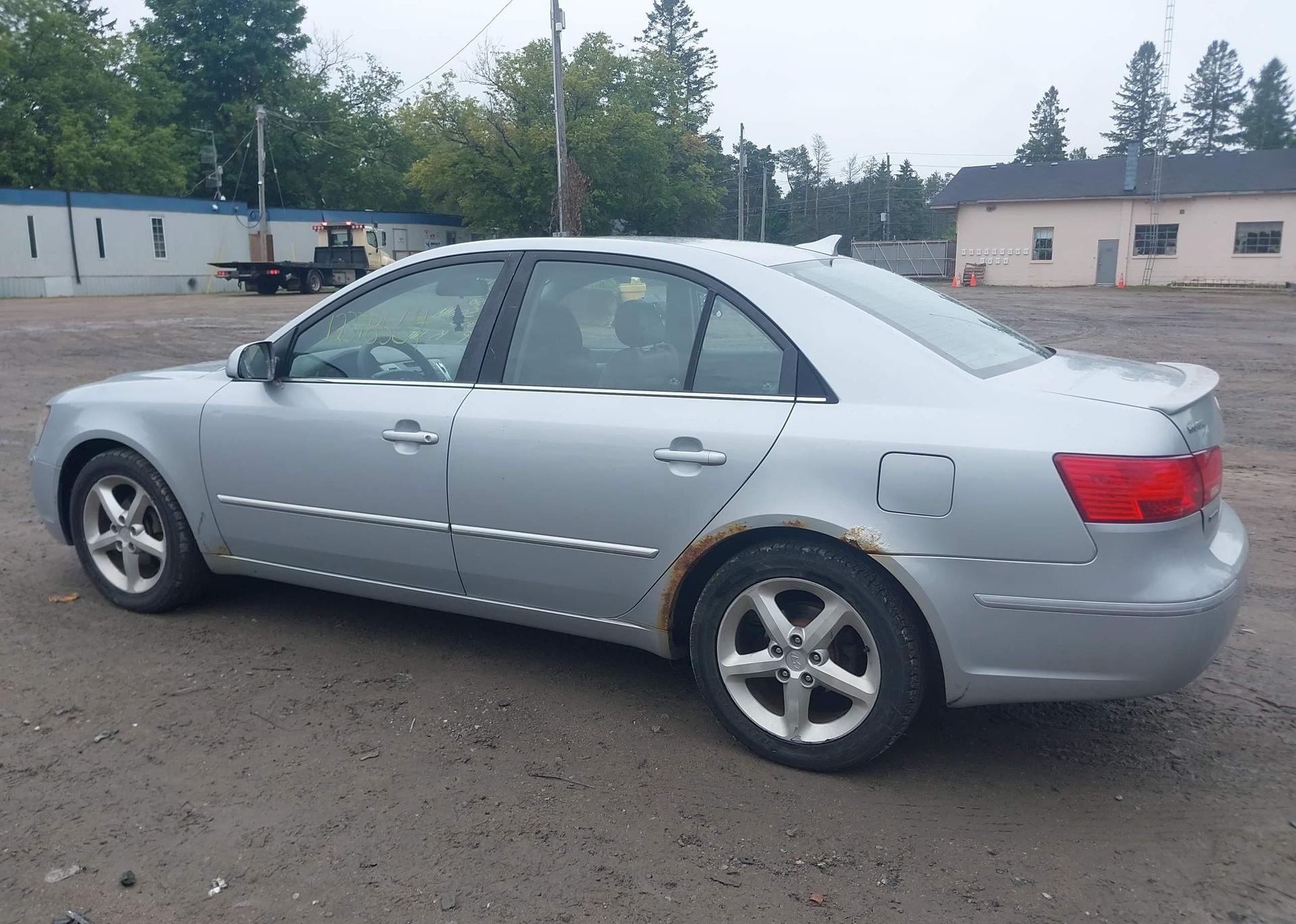 2010 HYUNDAI SONATA GL SPORT