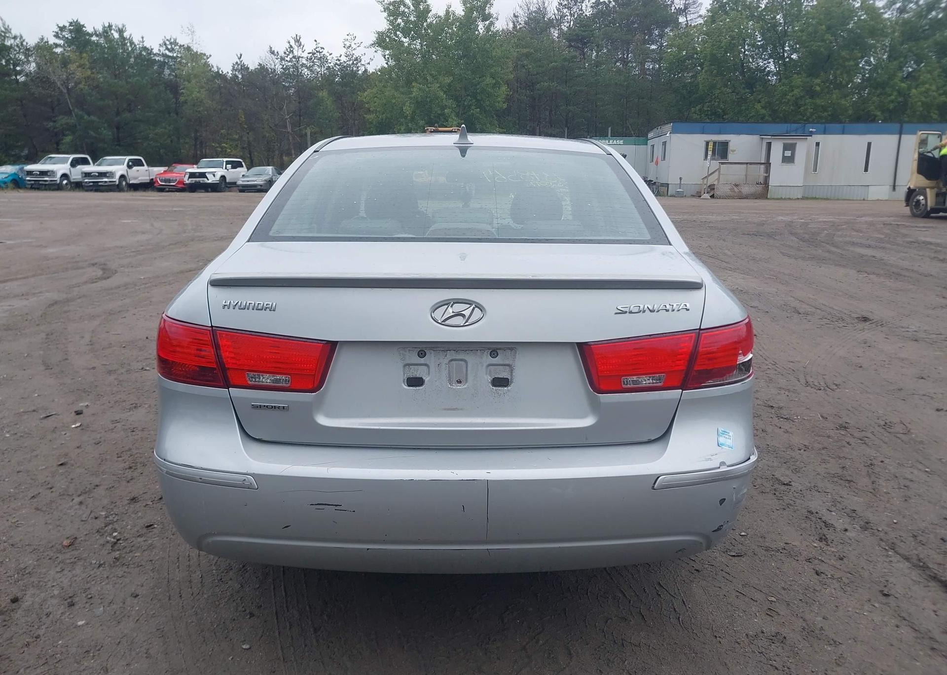 2010 HYUNDAI SONATA GL SPORT
