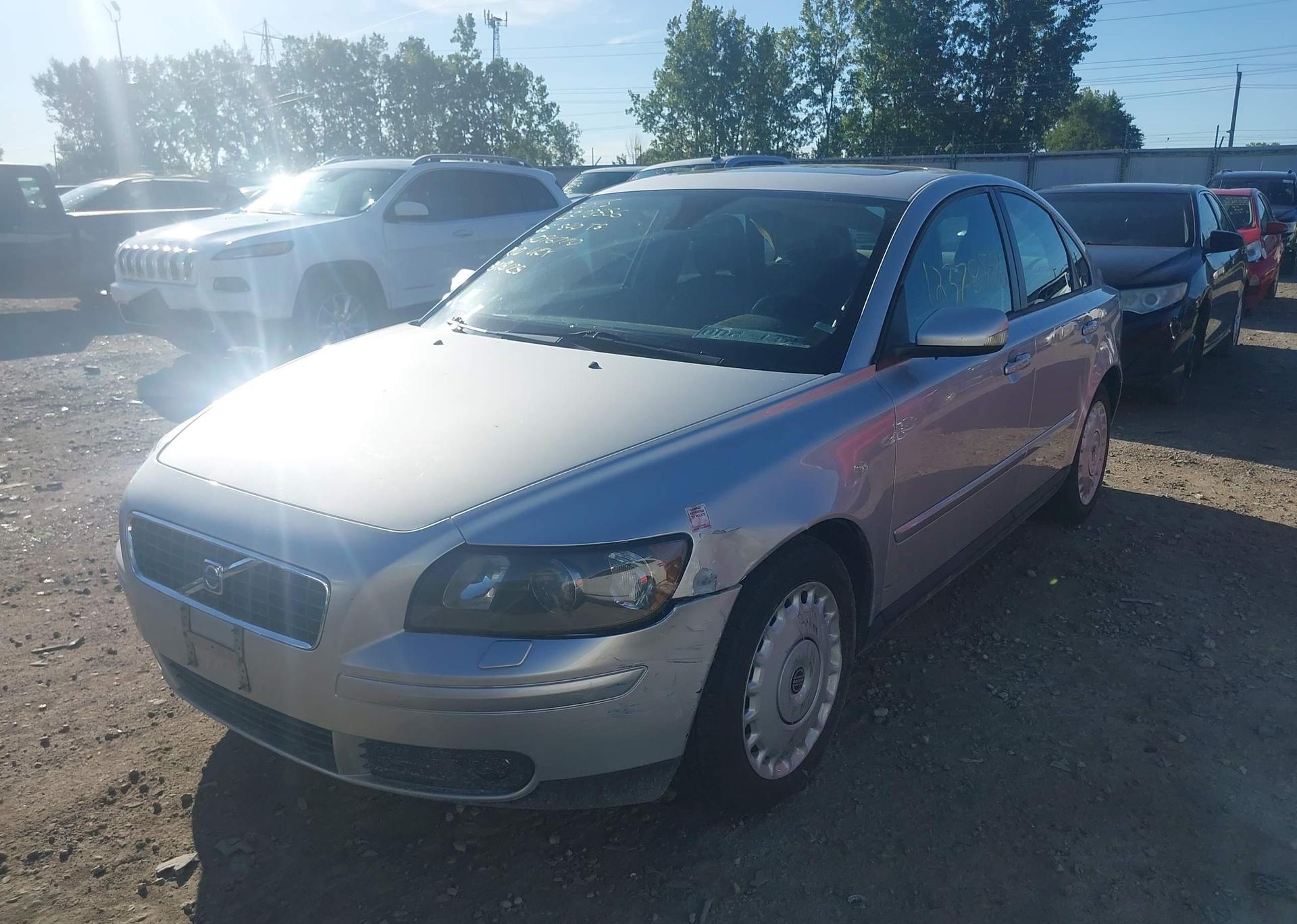 2005 VOLVO S40 T5