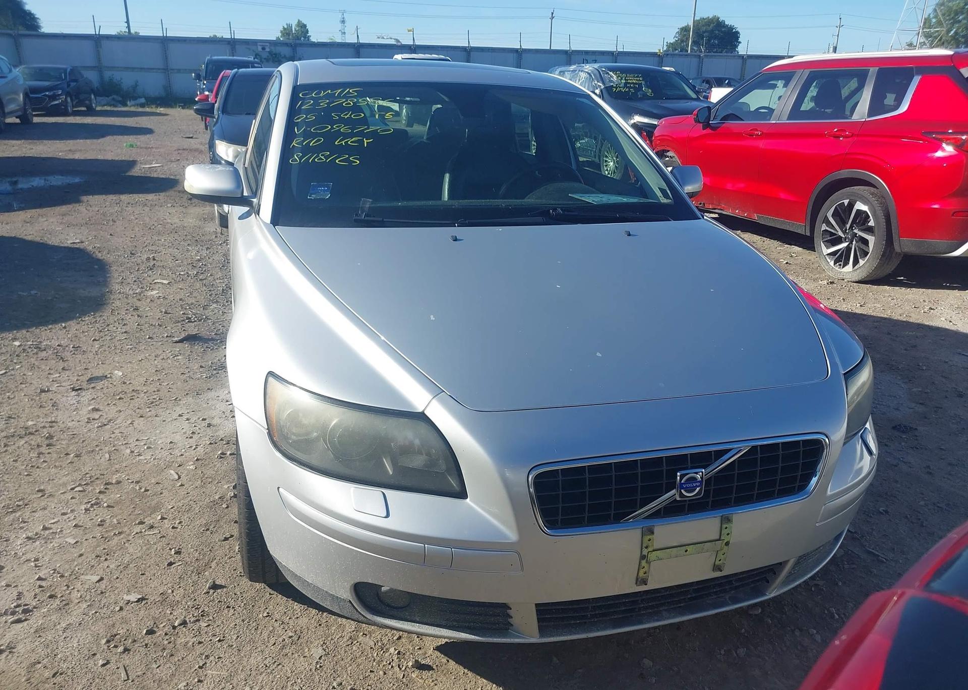 2005 VOLVO S40 T5