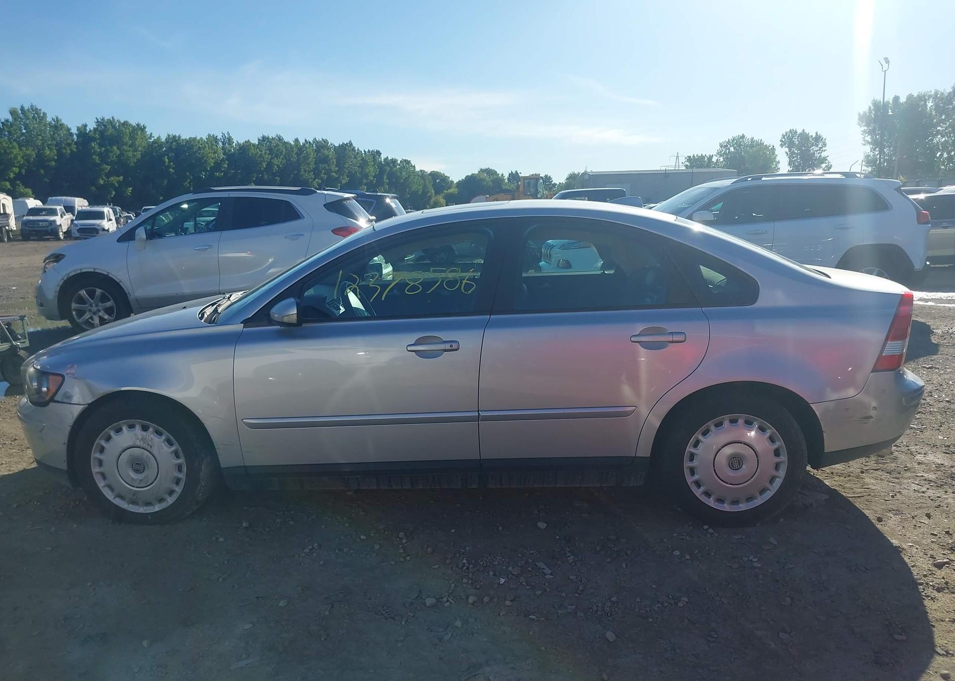 2005 VOLVO S40 T5