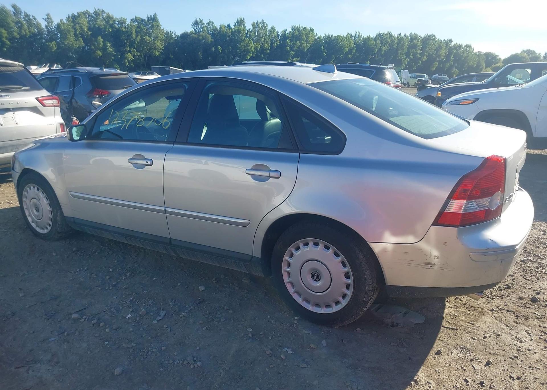2005 VOLVO S40 T5