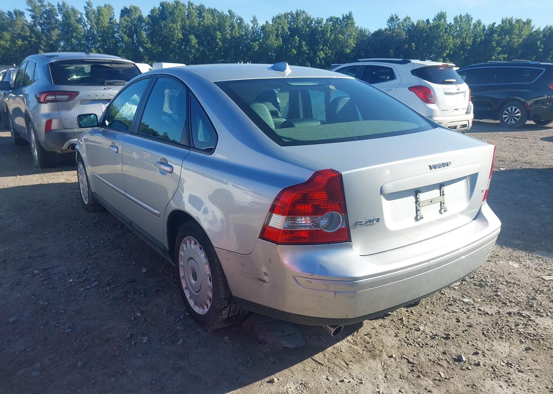 2005 VOLVO S40 T5