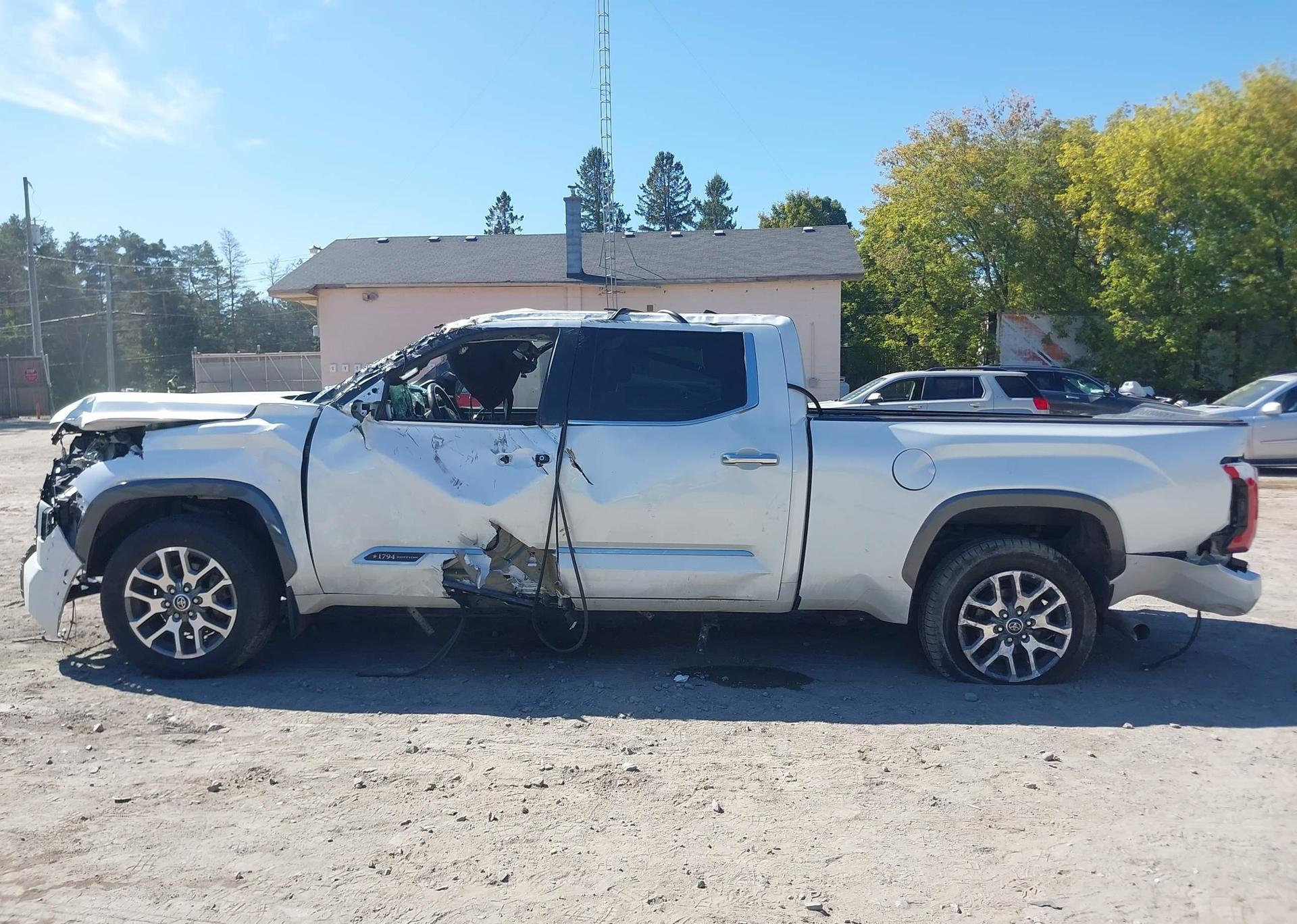 2022 TOYOTA TUNDRA PLATINUM