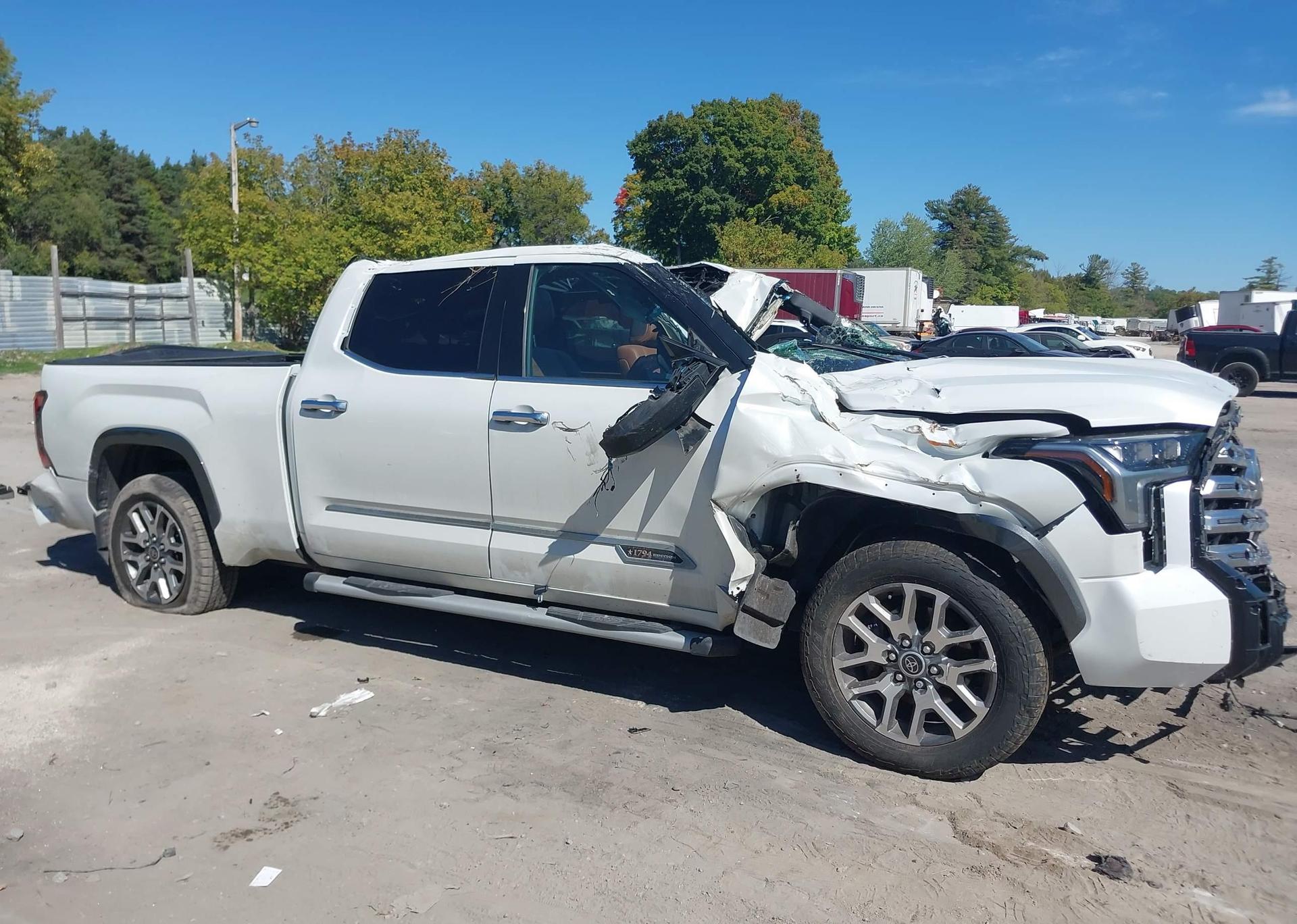 2022 TOYOTA TUNDRA PLATINUM