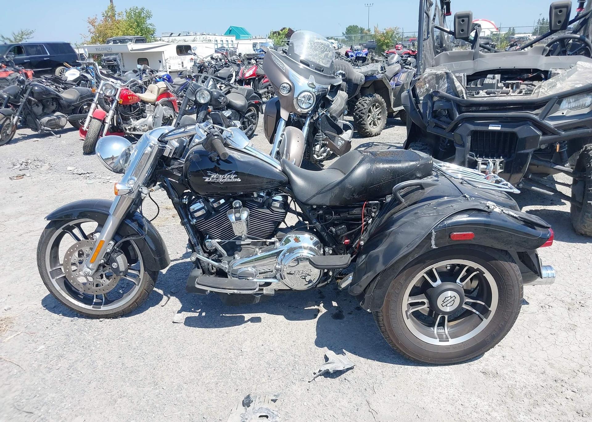 2022 HARLEY-DAVIDSON FLRT