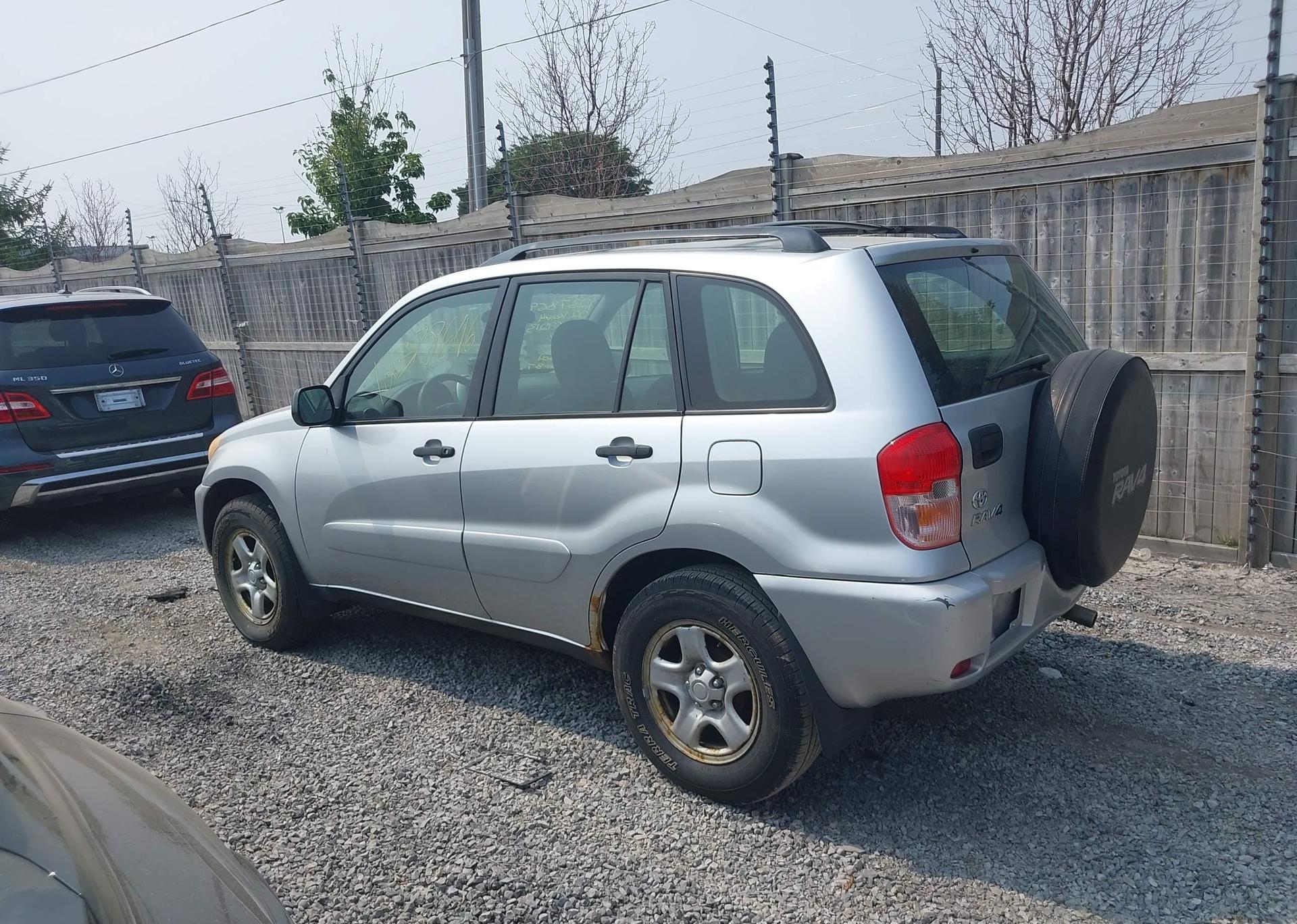 2002 TOYOTA RAV4