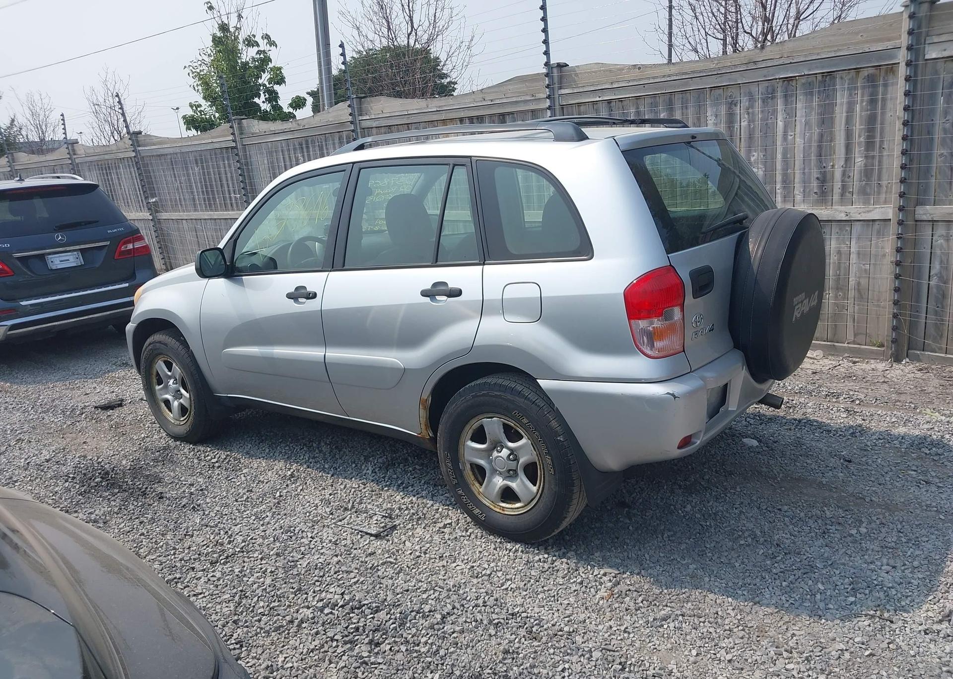 2002 TOYOTA RAV4