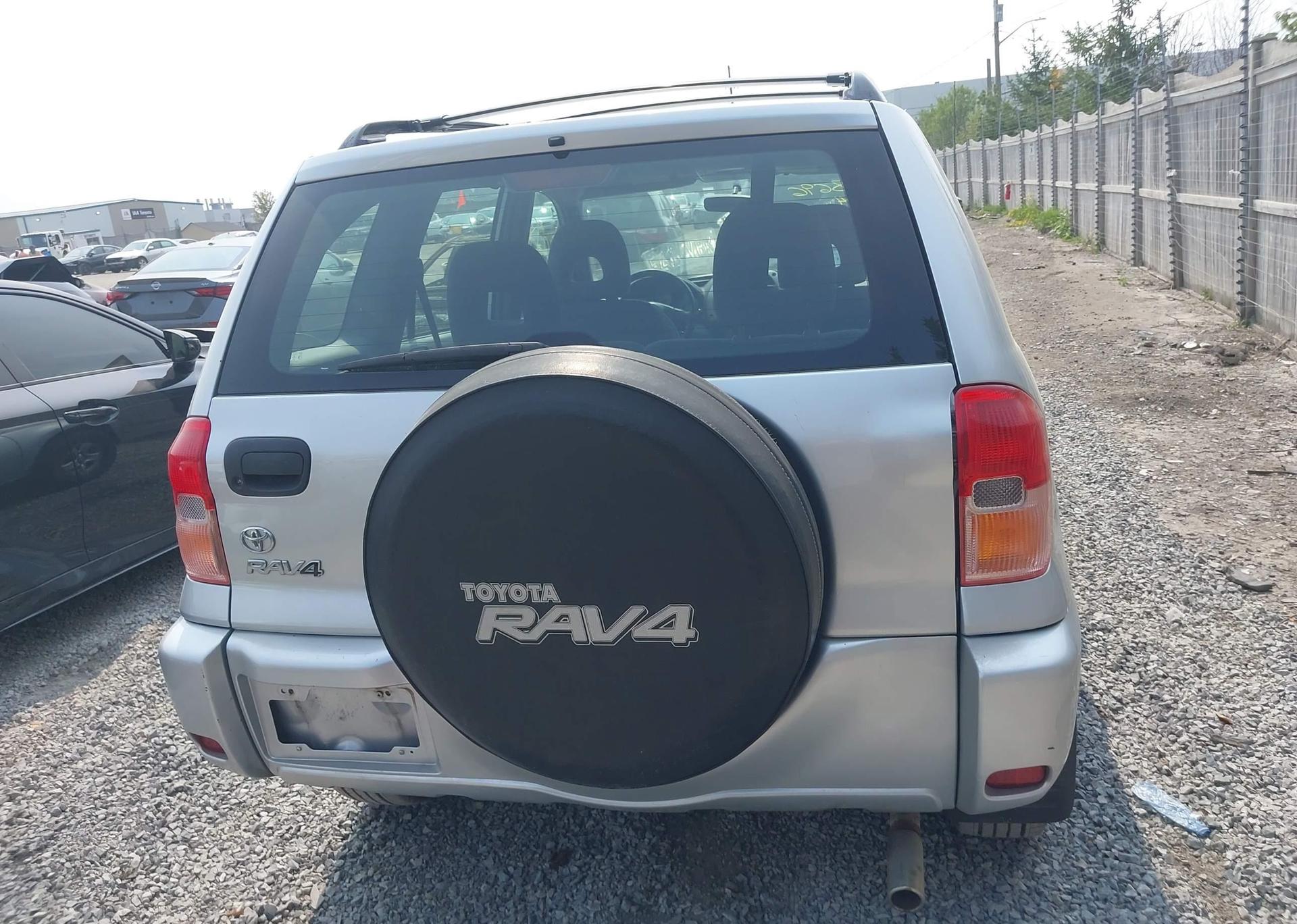 2002 TOYOTA RAV4
