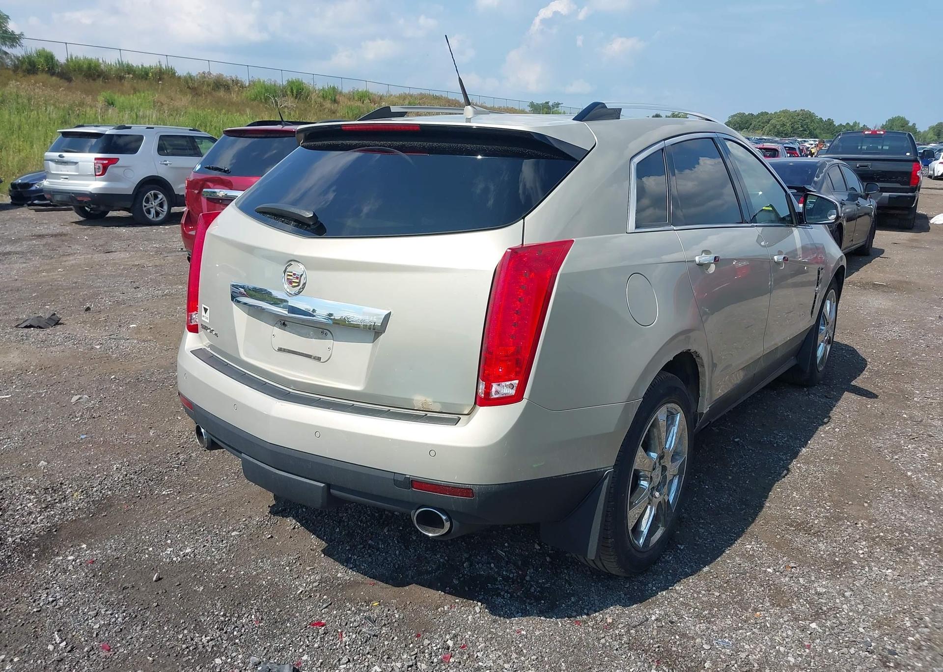 2010 CADILLAC SRX LUXURY AND PERFORMANCE COLLECTION