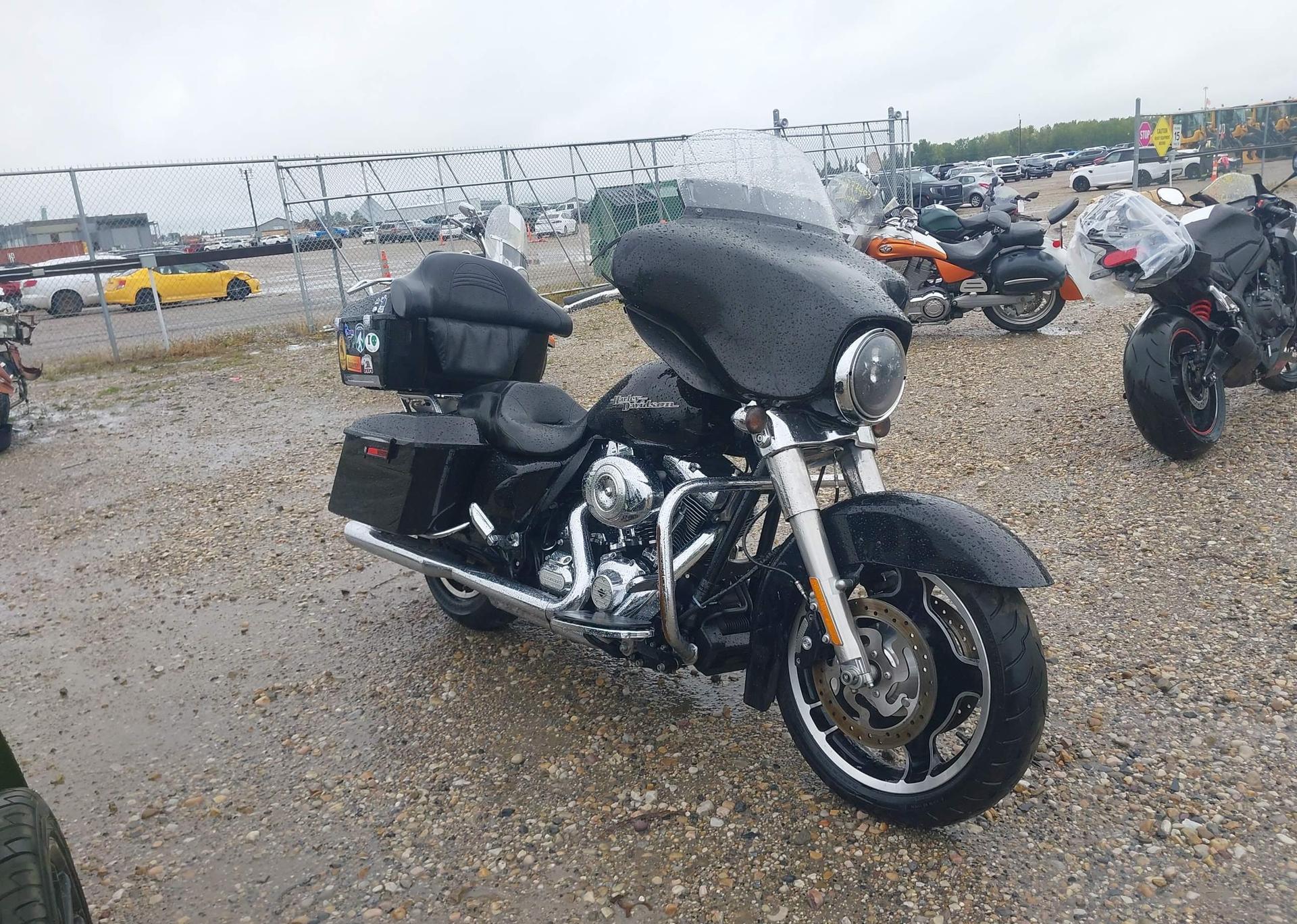 2012 HARLEY-DAVIDSON FLHX STREET GLIDE