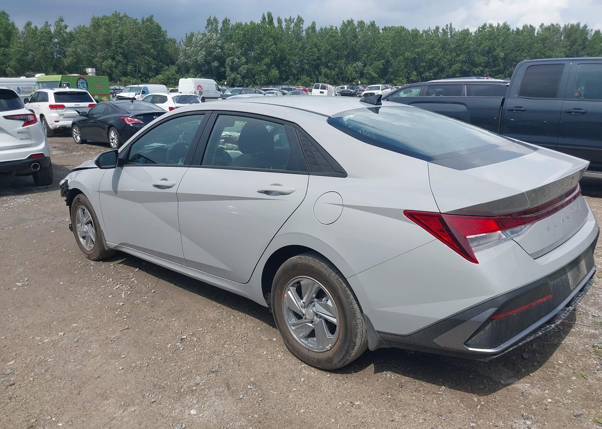 2025 HYUNDAI ELANTRA ESSENTIAL