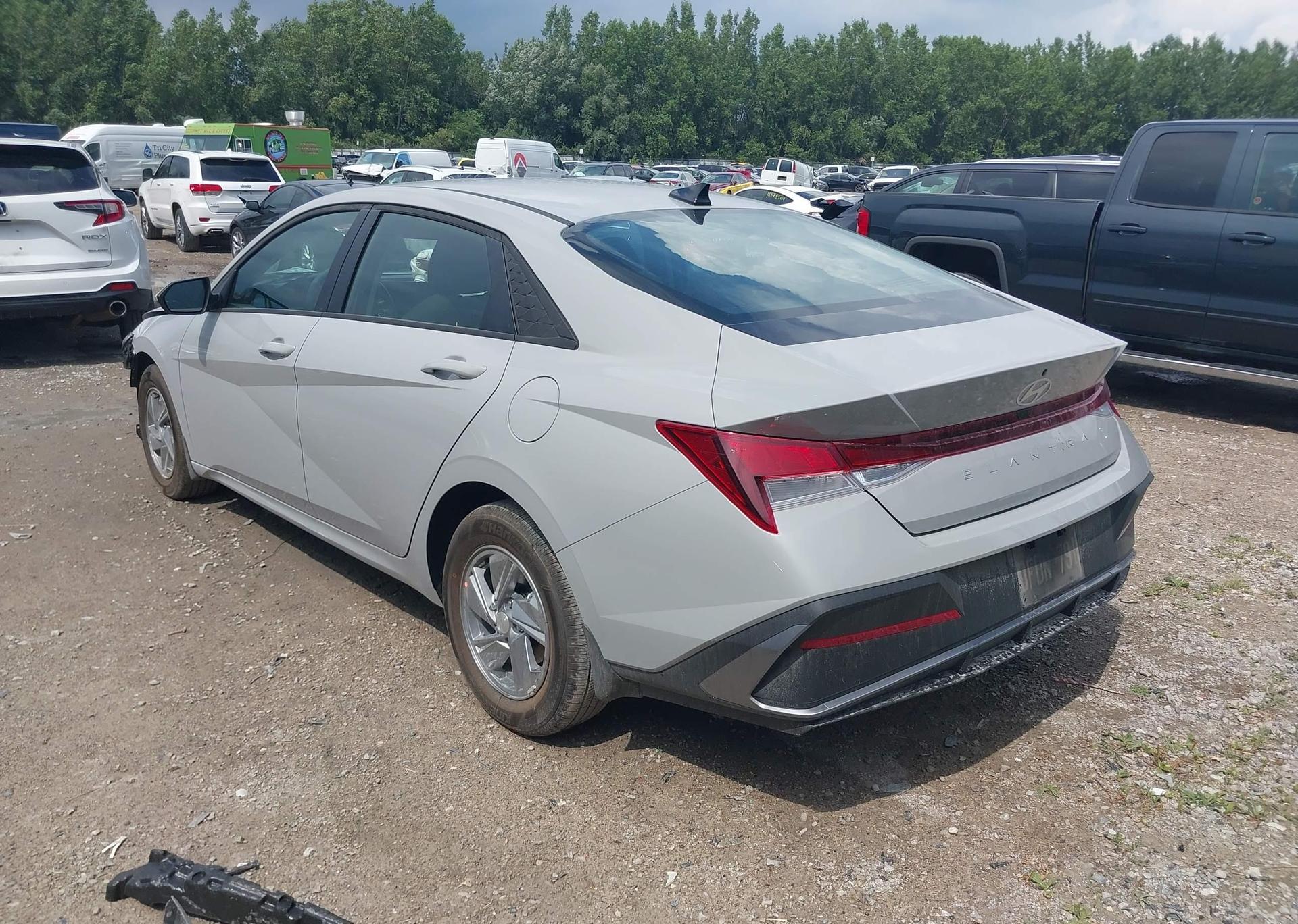 2025 HYUNDAI ELANTRA ESSENTIAL
