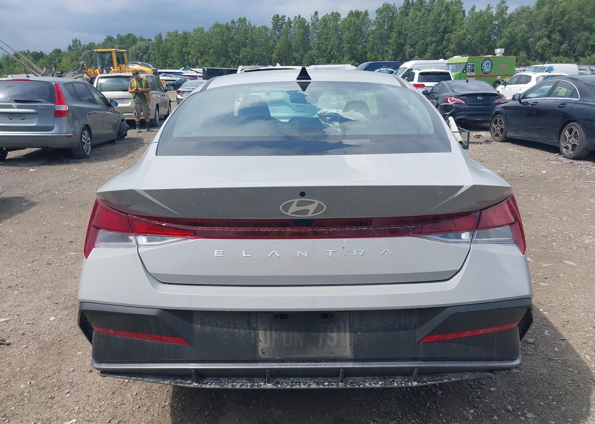 2025 HYUNDAI ELANTRA ESSENTIAL