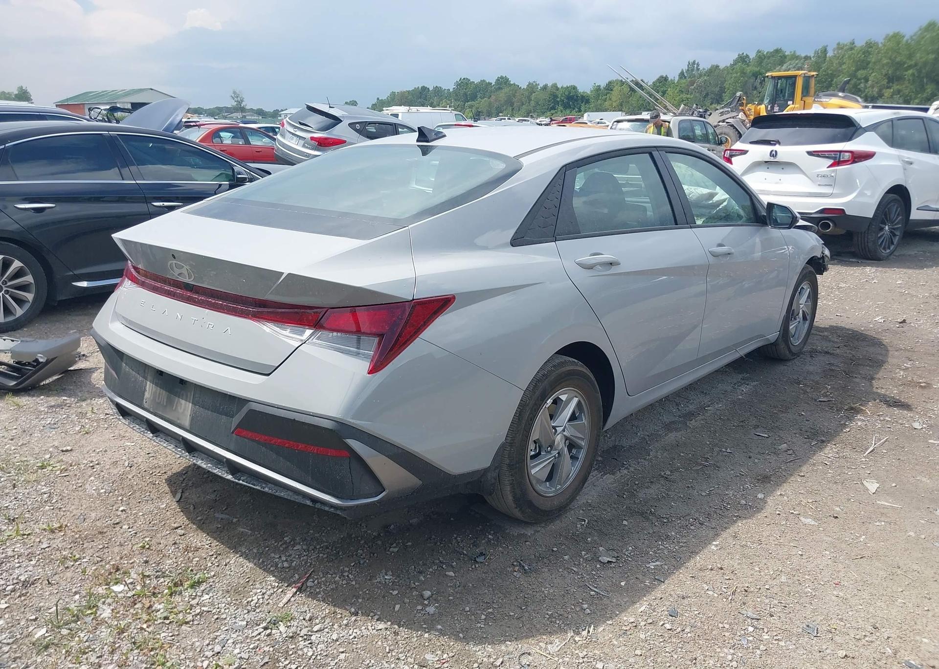 2025 HYUNDAI ELANTRA ESSENTIAL