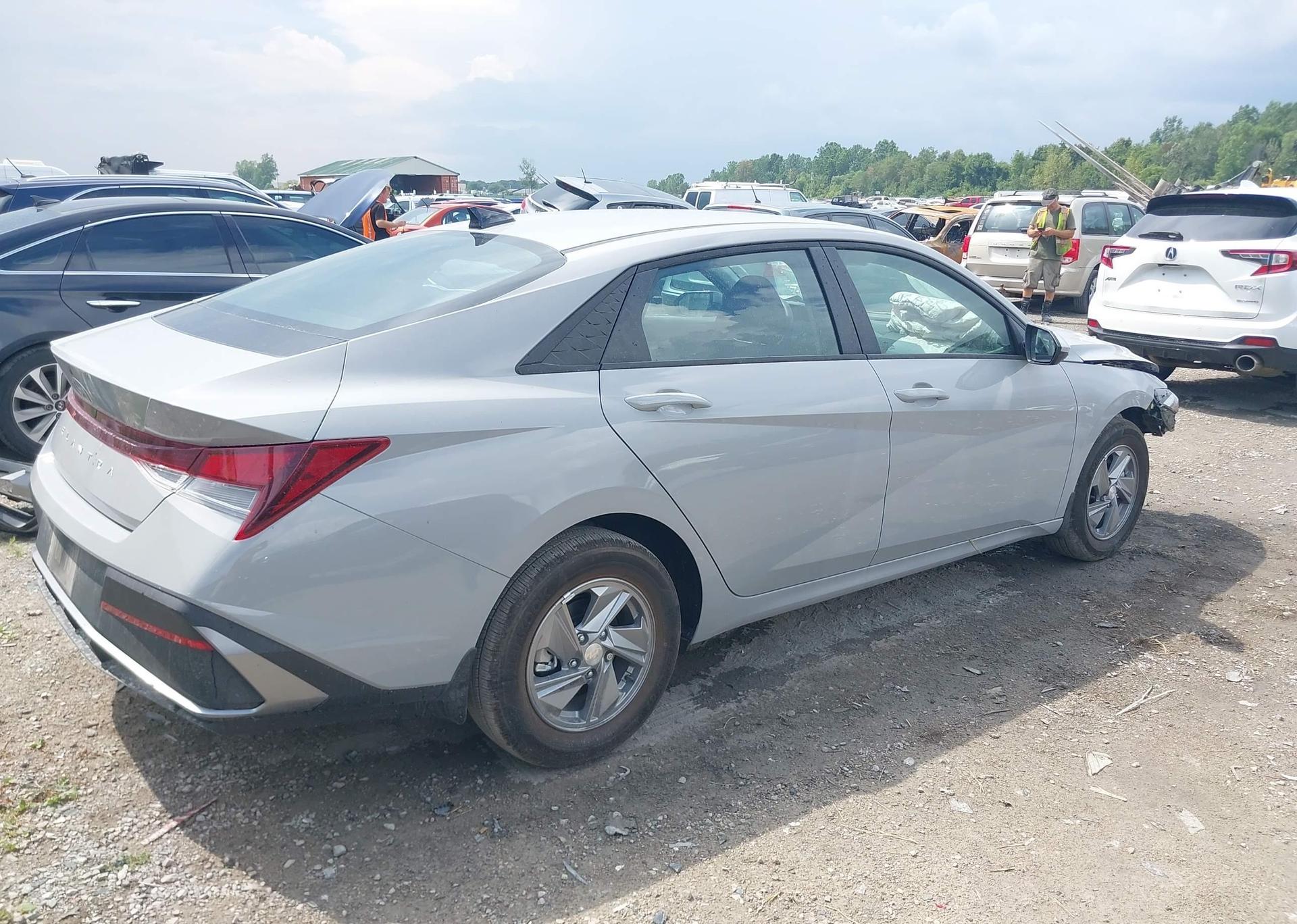 2025 HYUNDAI ELANTRA ESSENTIAL
