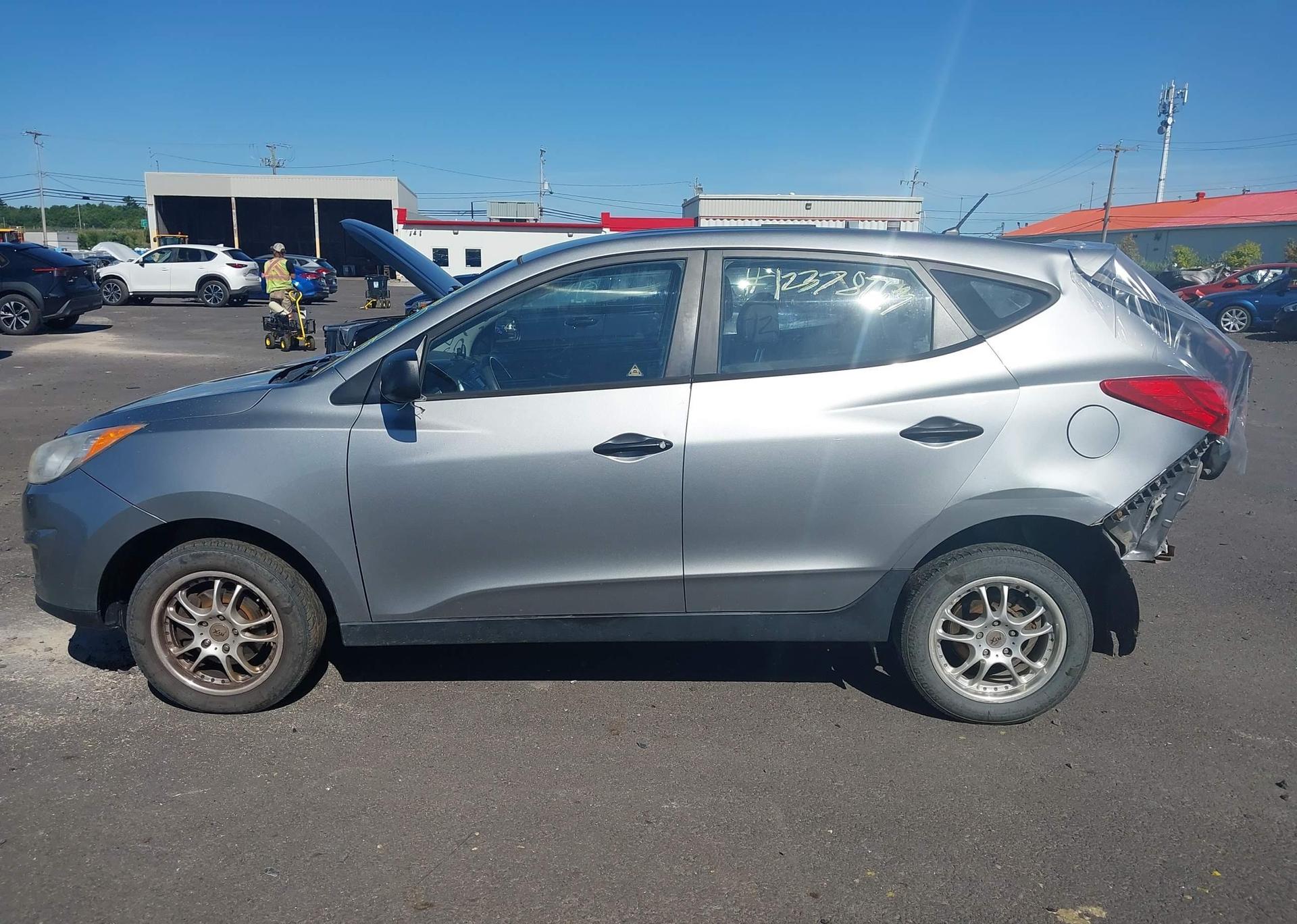 2011 HYUNDAI TUCSON GL