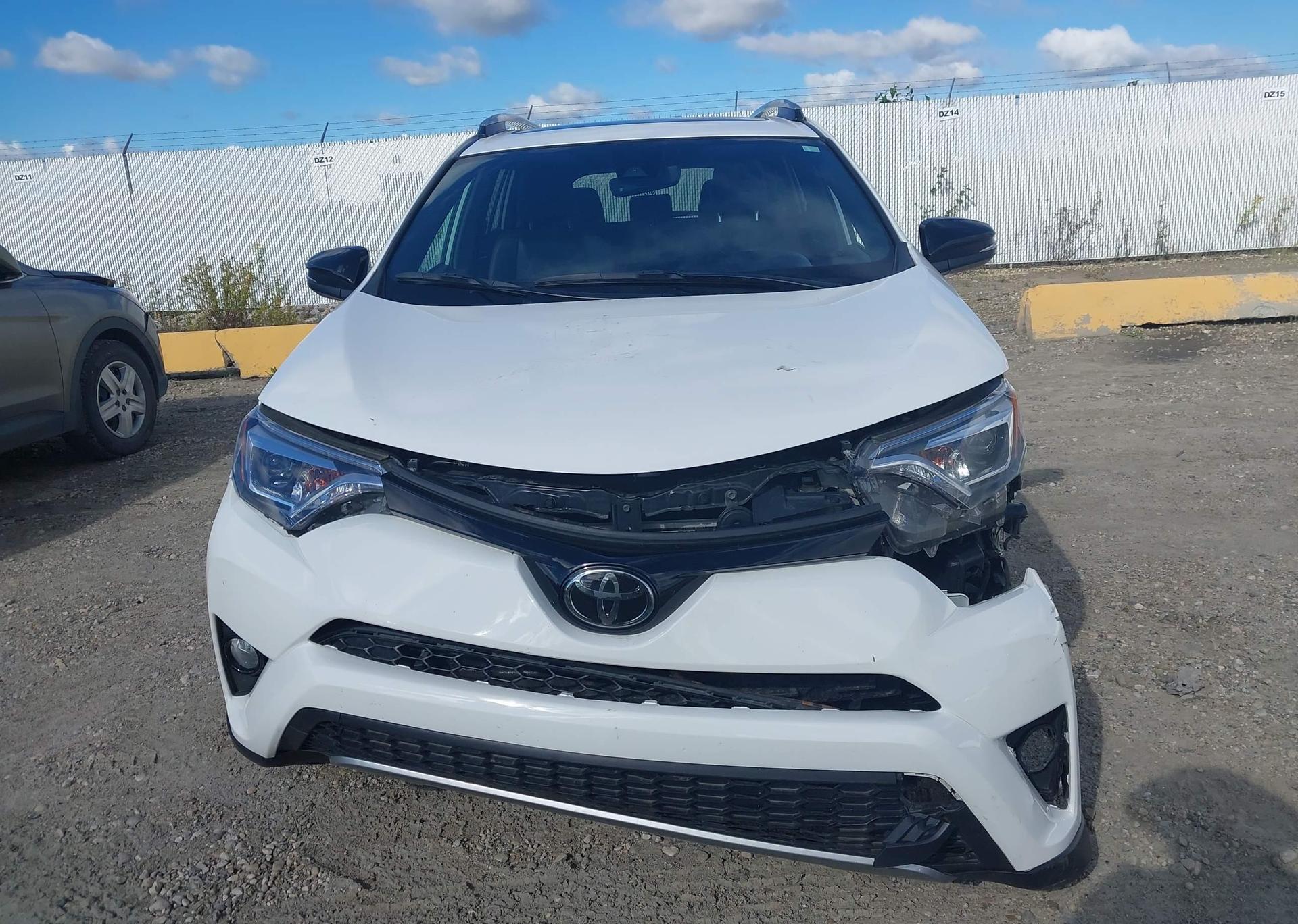 2018 TOYOTA RAV4 SE