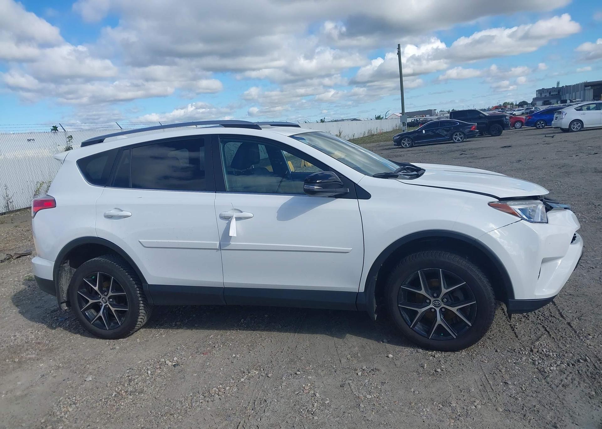 2018 TOYOTA RAV4 SE