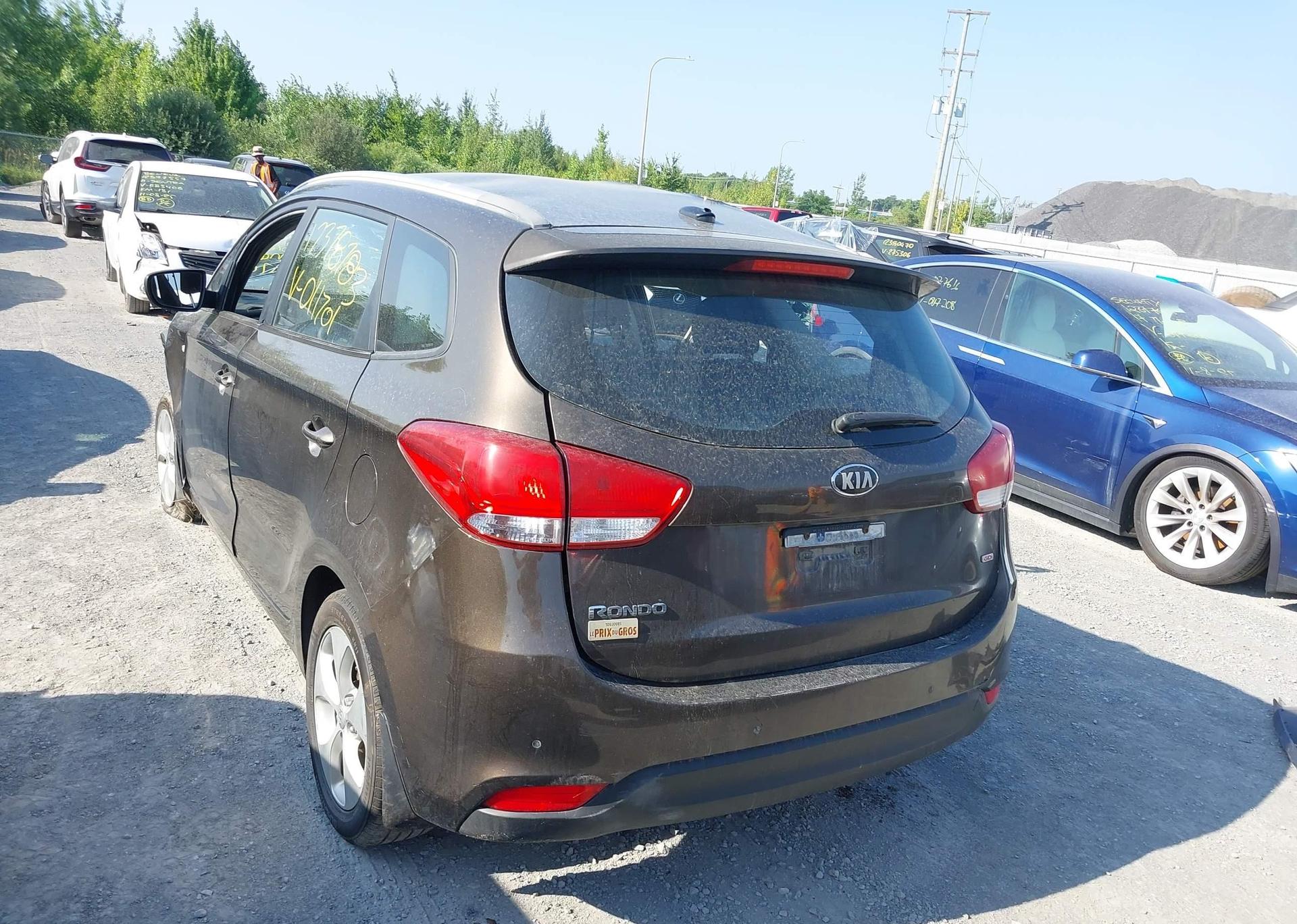 2014 KIA RONDO