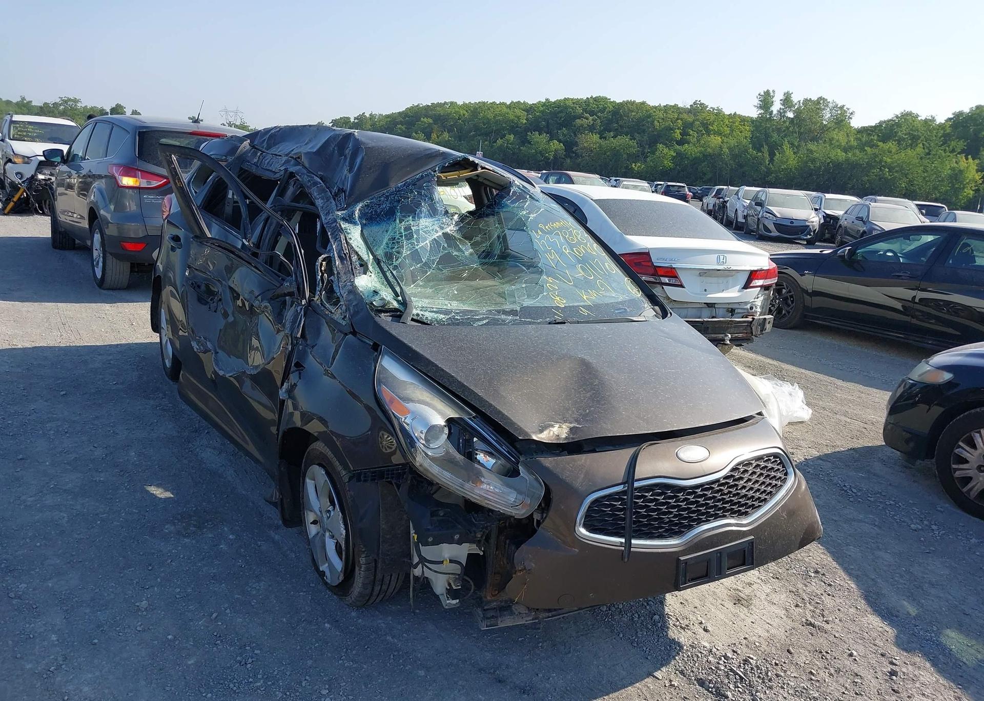 2014 KIA RONDO