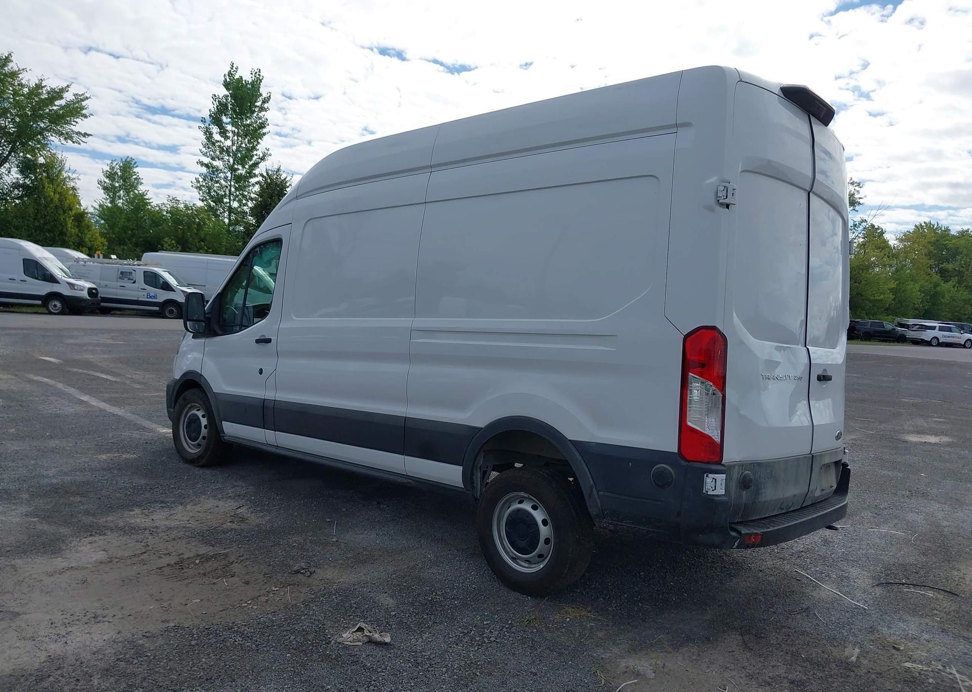2025 FORD transit t-250
