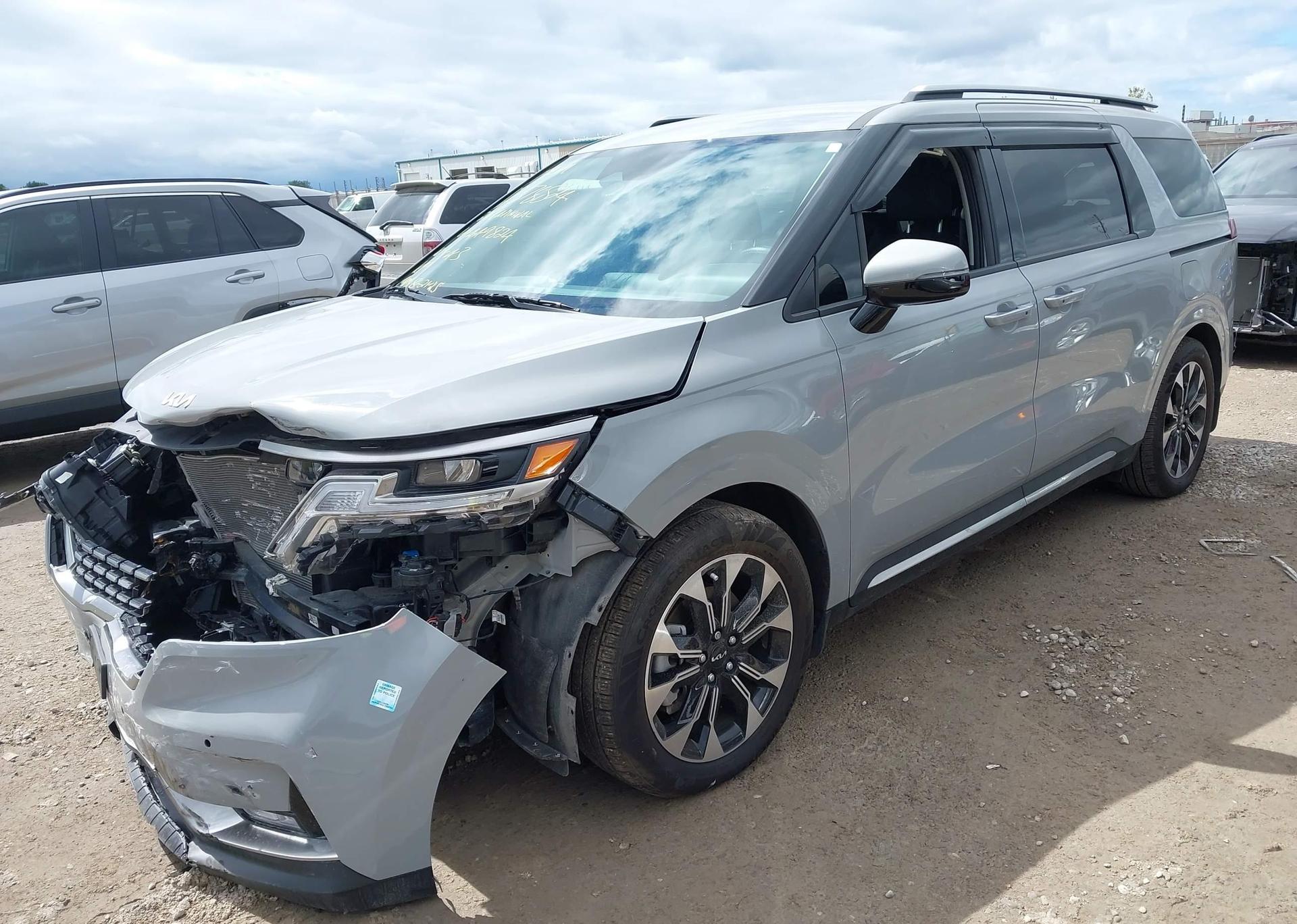 2024 KIA CARNIVAL EX