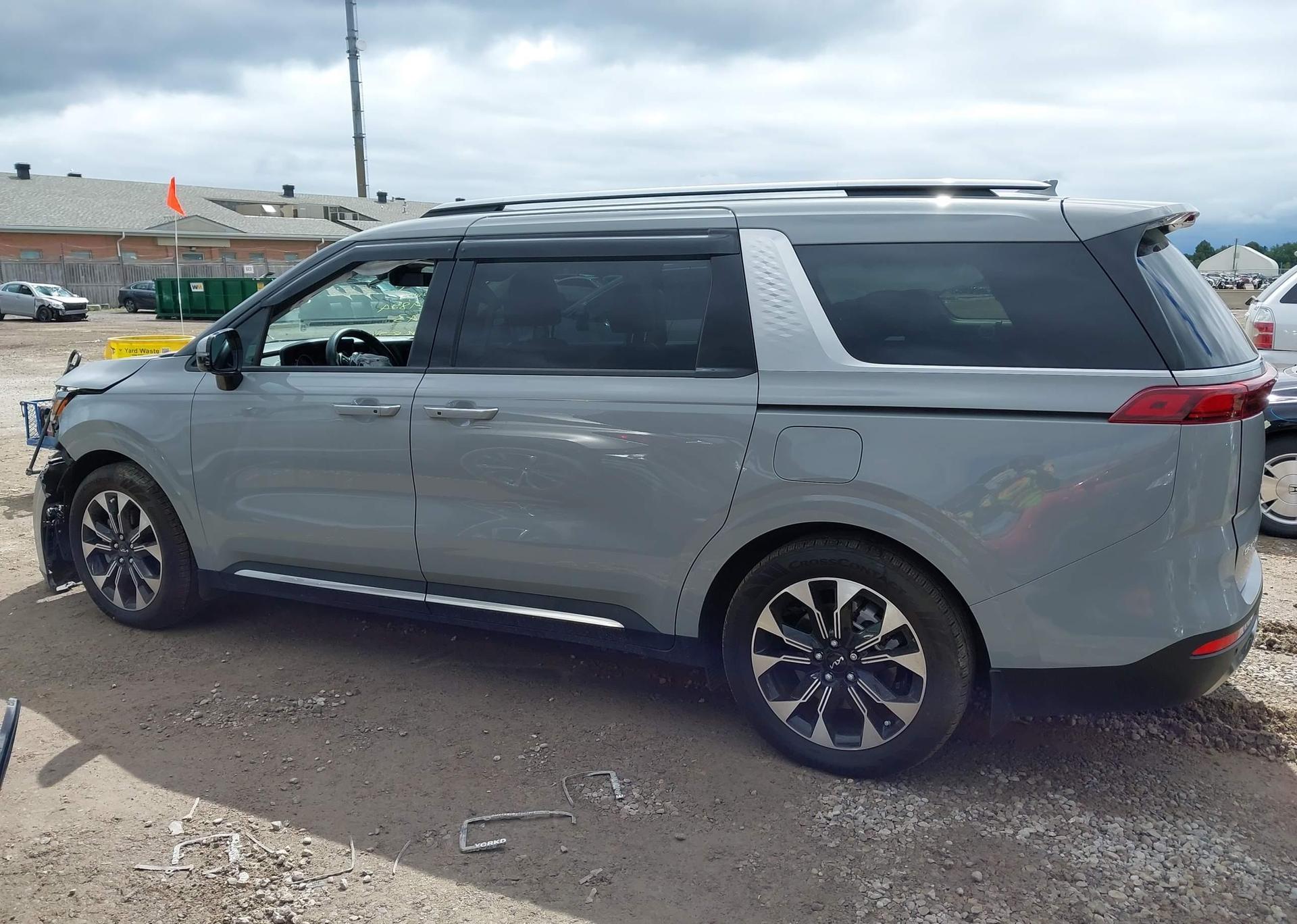 2024 KIA CARNIVAL EX