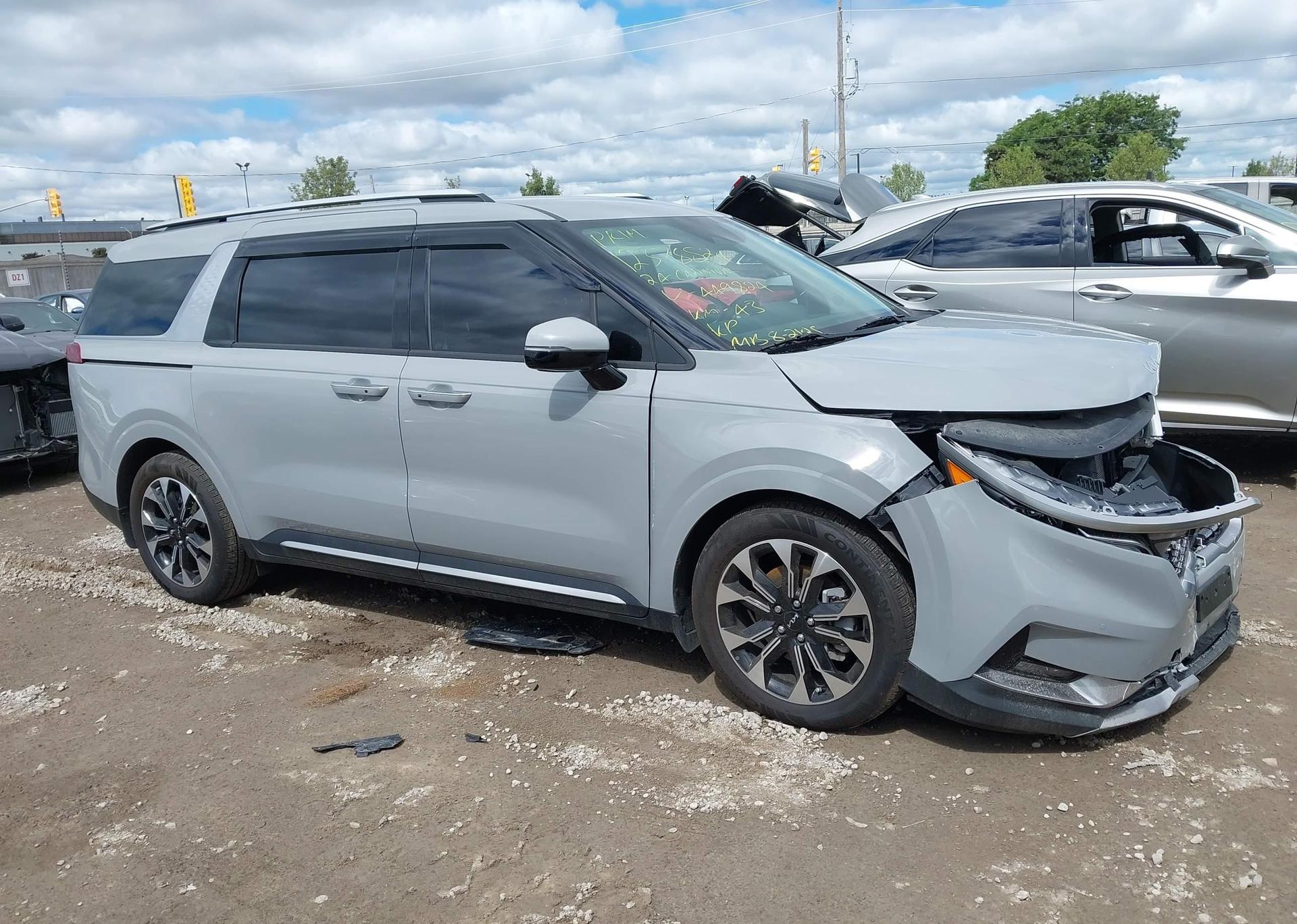 2024 KIA CARNIVAL EX