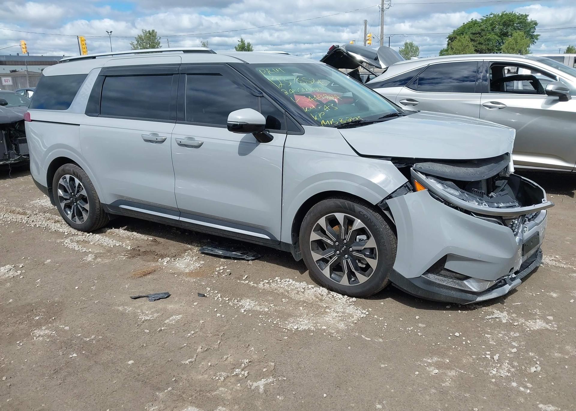 2024 KIA CARNIVAL EX