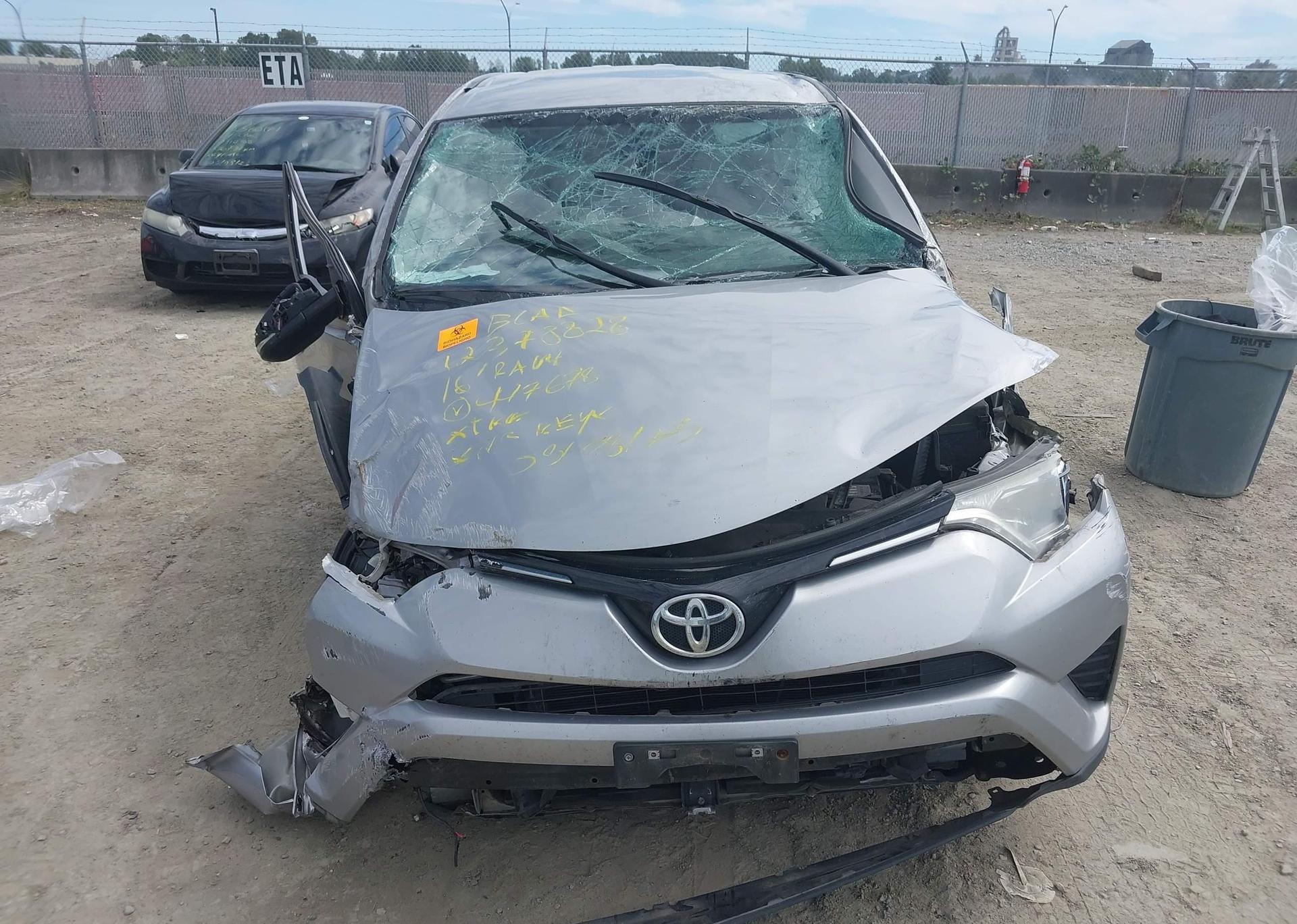2016 TOYOTA RAV4 LE