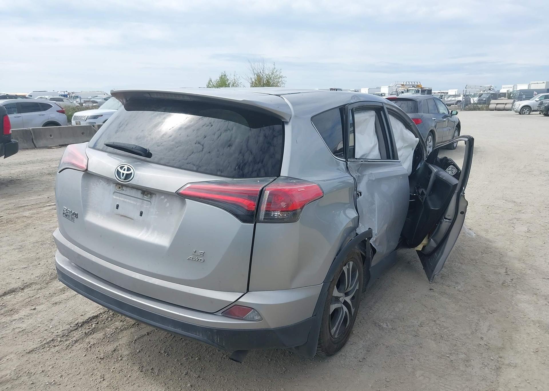 2016 TOYOTA RAV4 LE