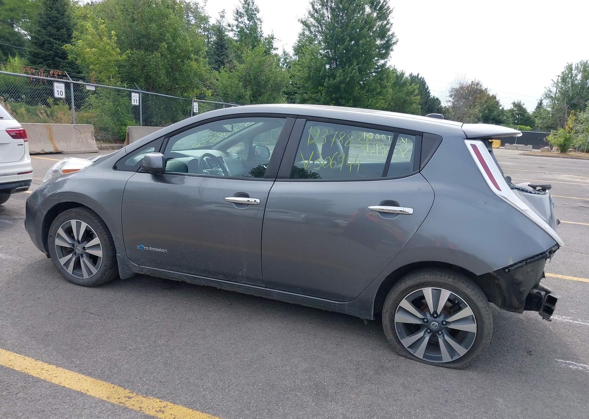2016 NISSAN LEAF SV