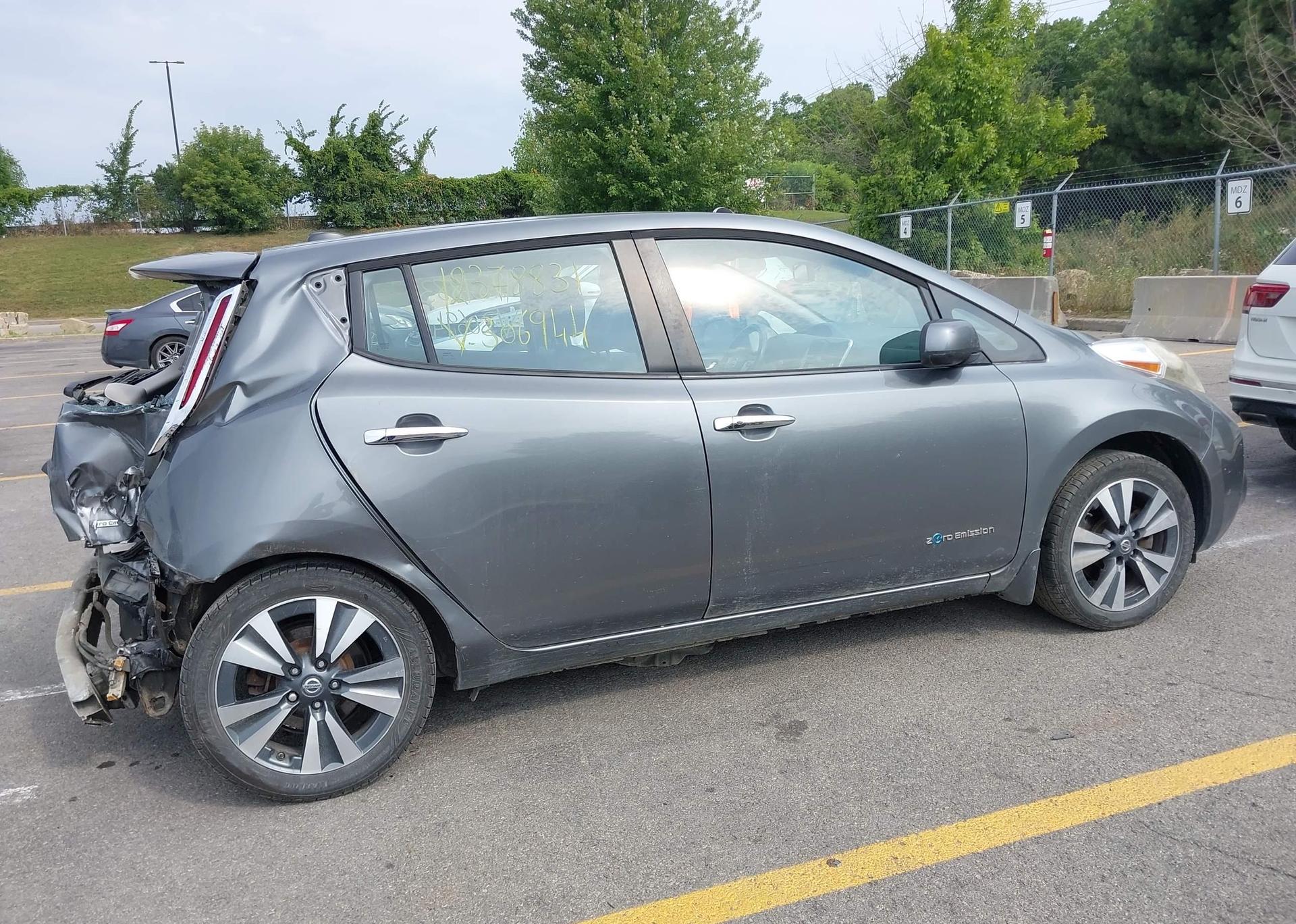 2016 NISSAN LEAF SV