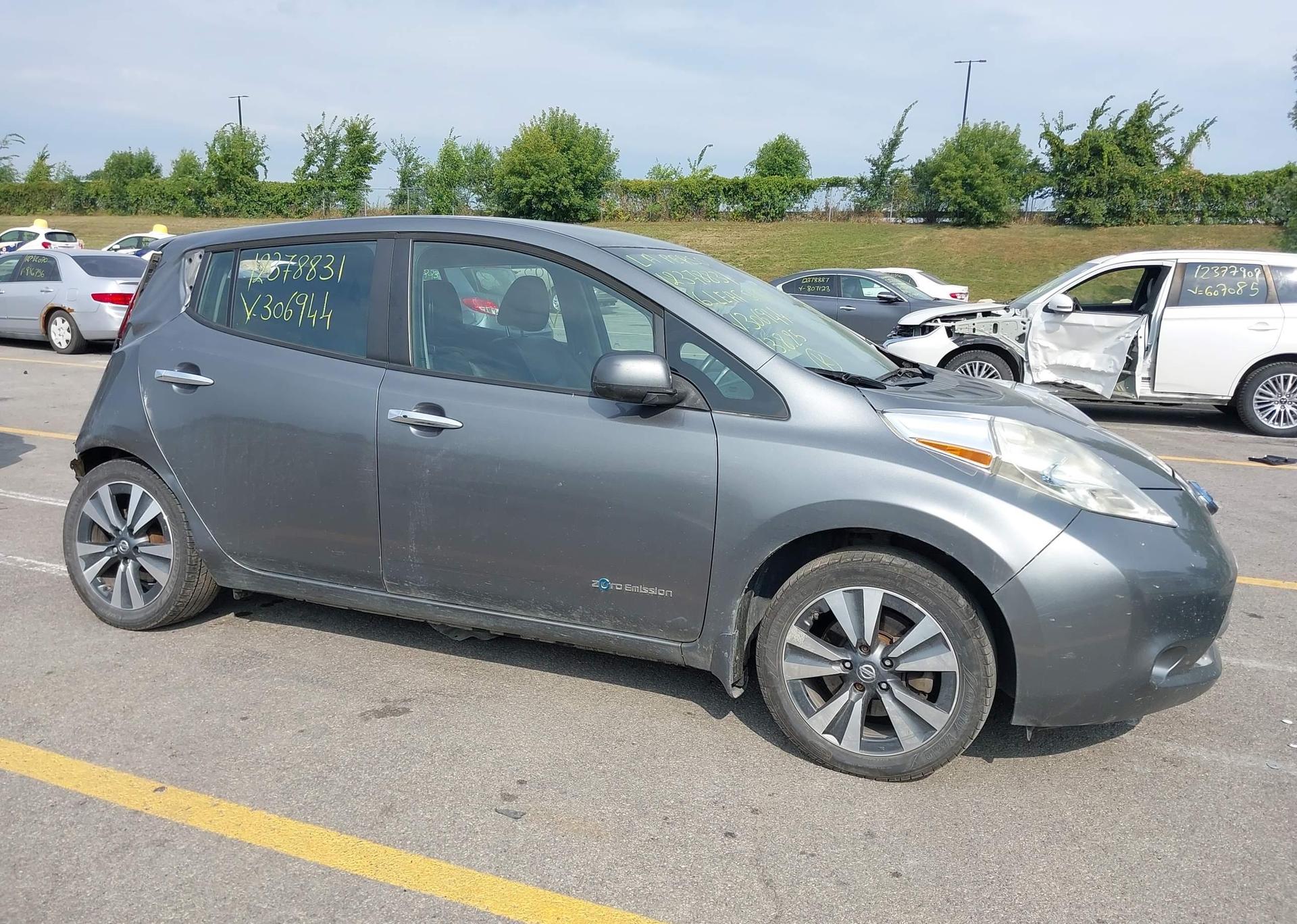 2016 NISSAN LEAF SV