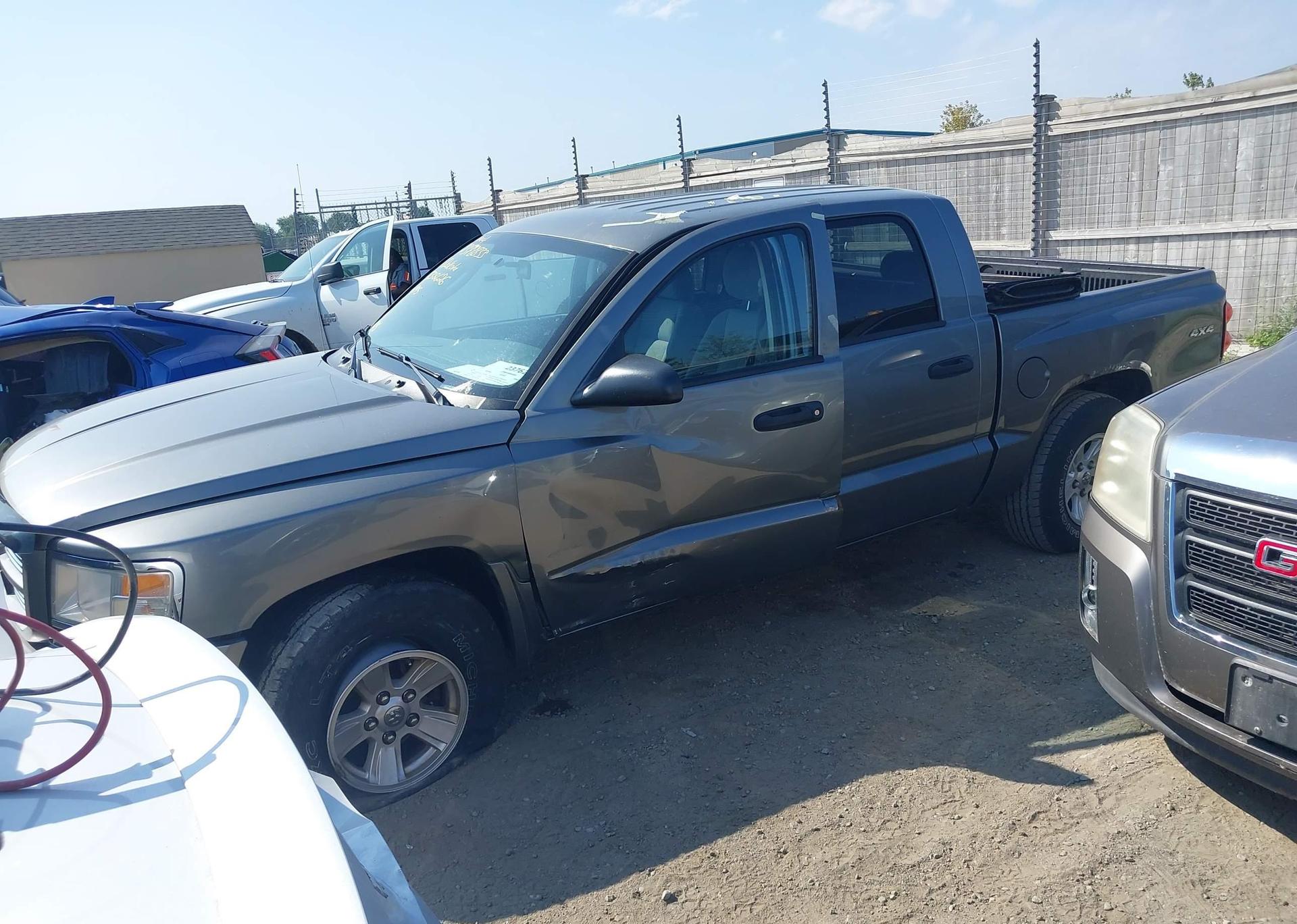 2011 RAM DAKOTA SXT